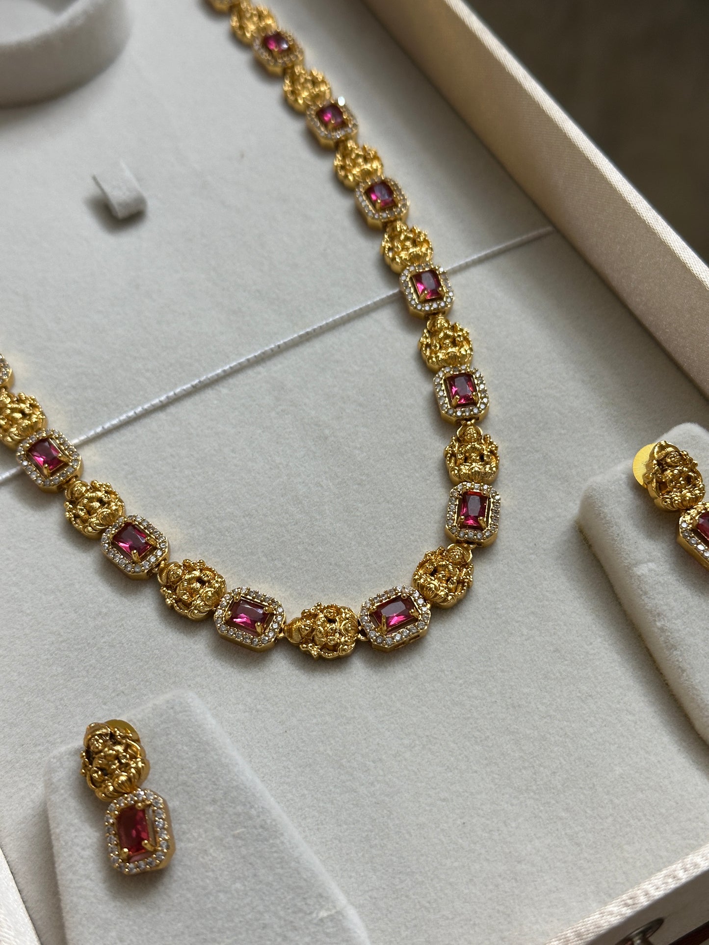 Ad x Antique Gold Fusion (Long)