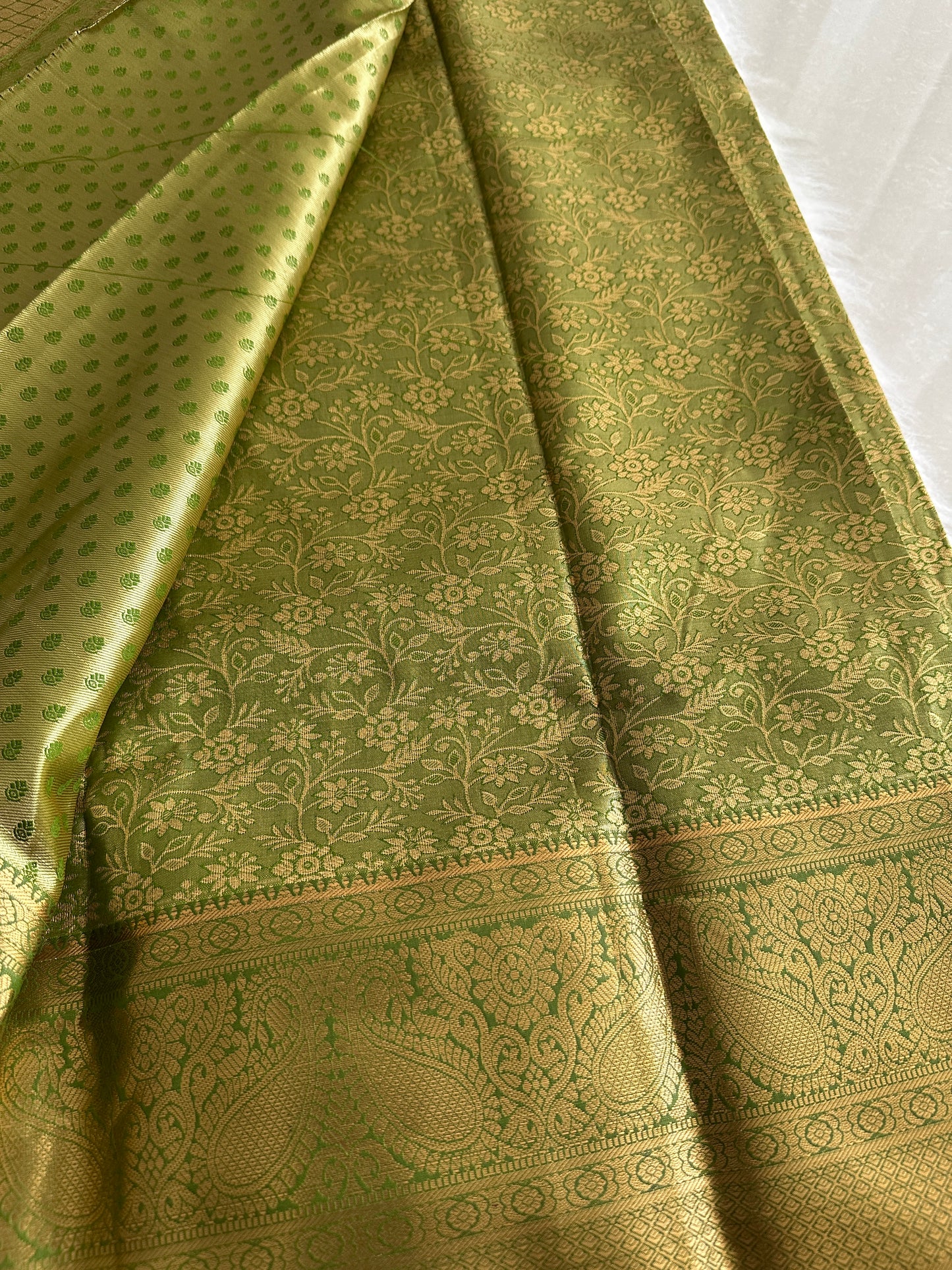 Parakeet Green Kanchi Tissue Pattu
