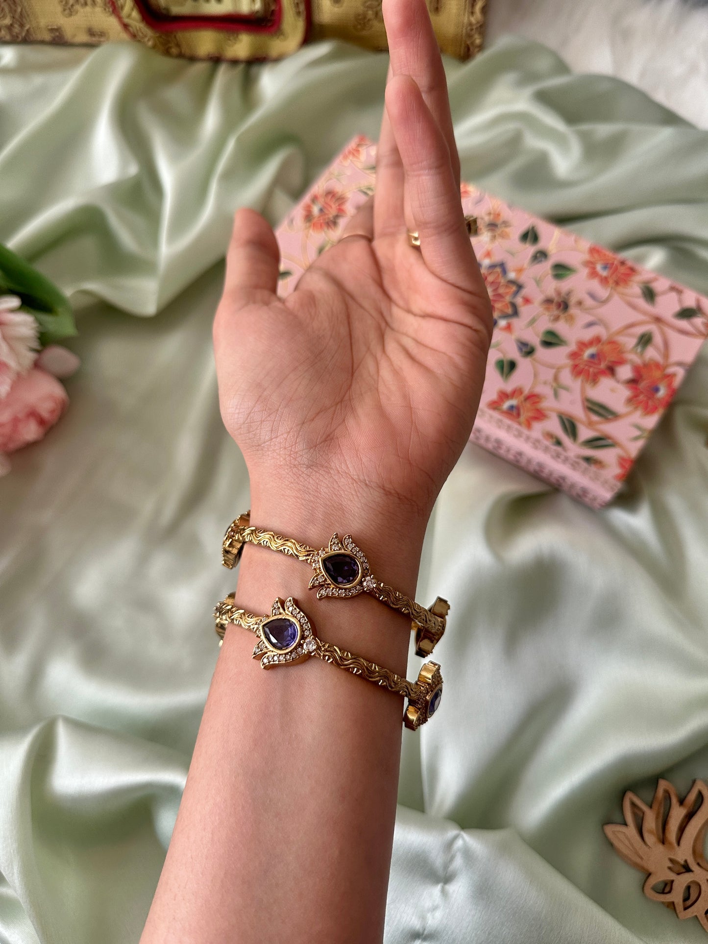 Tamarai Kundan Bangles