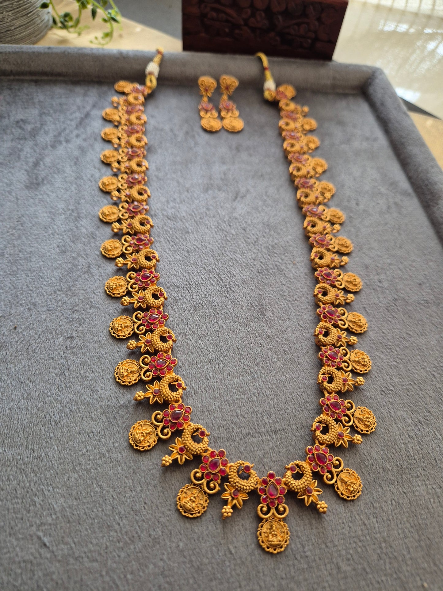 Drishti Kemp Haaram set