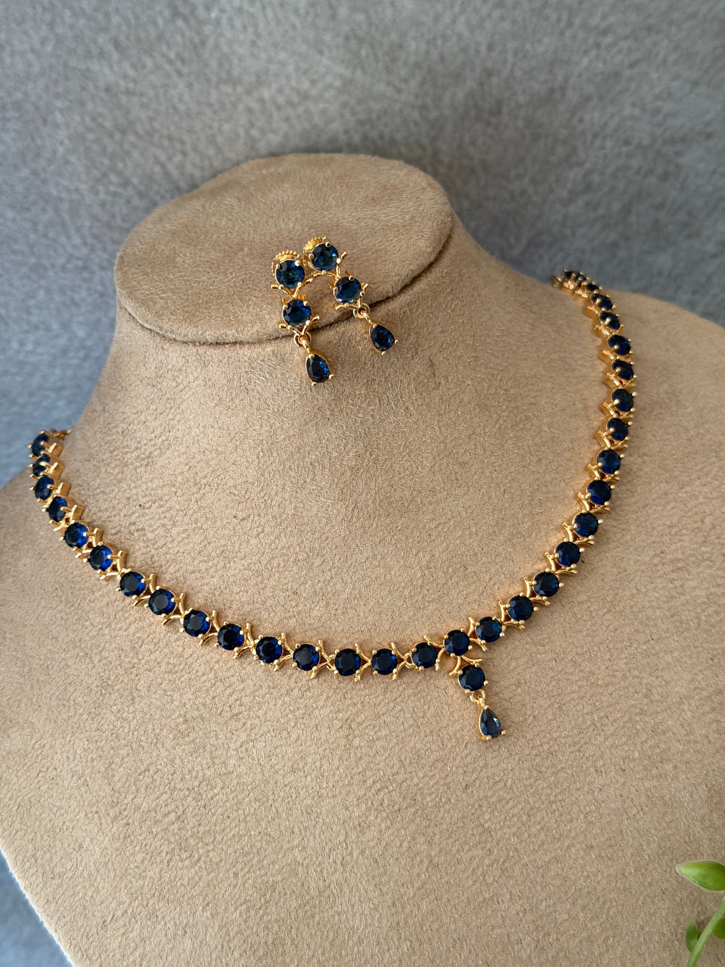 Mahika Simple AD choker