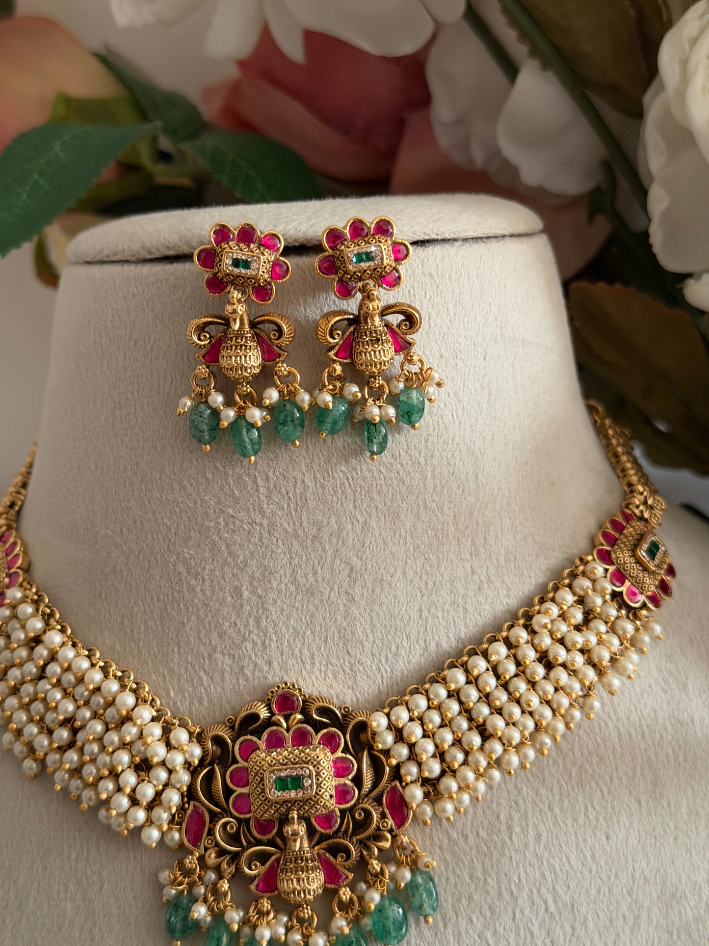 Advaitha Cluster Pearl Choker