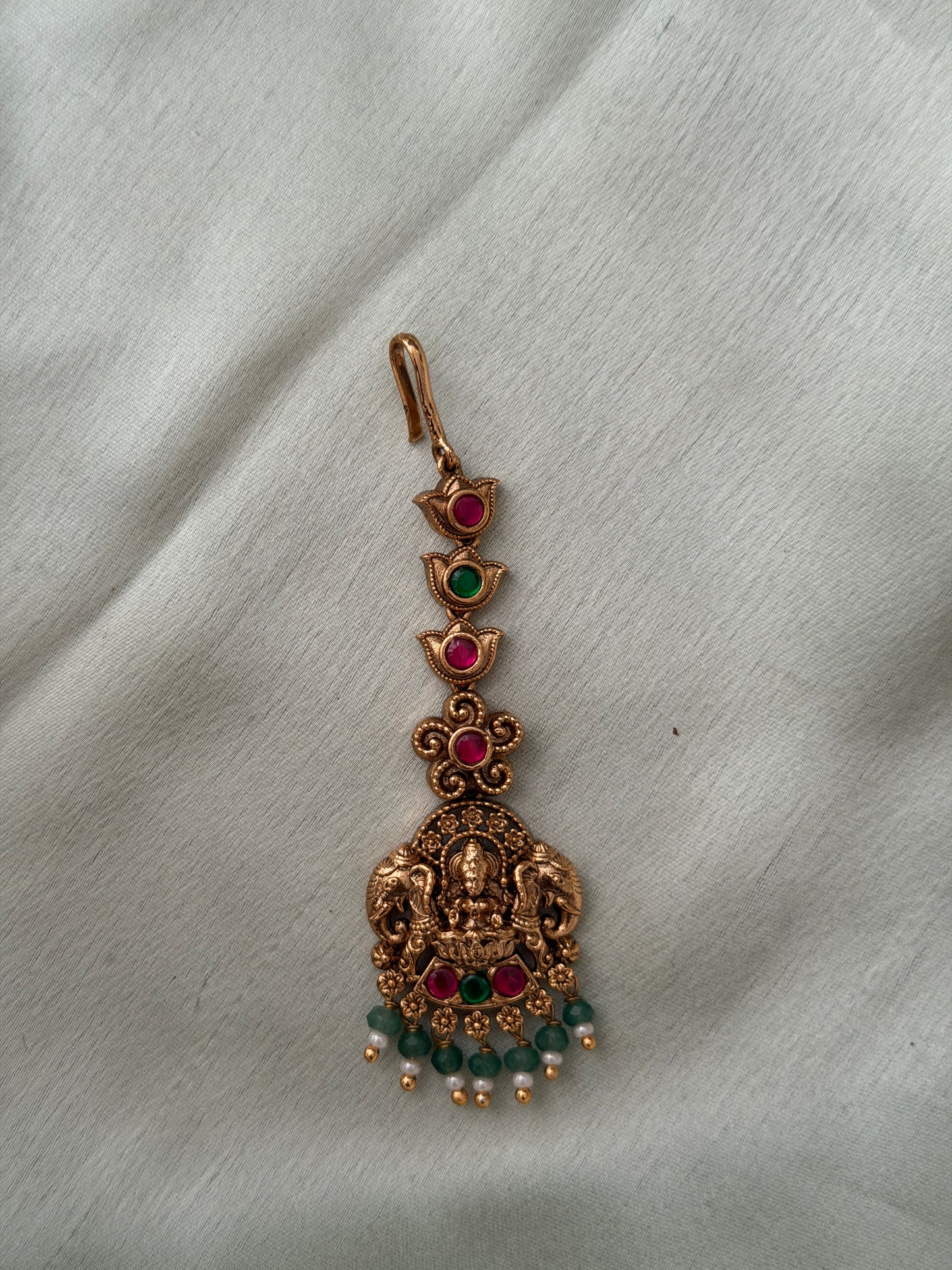Tiny Devi maang tikka