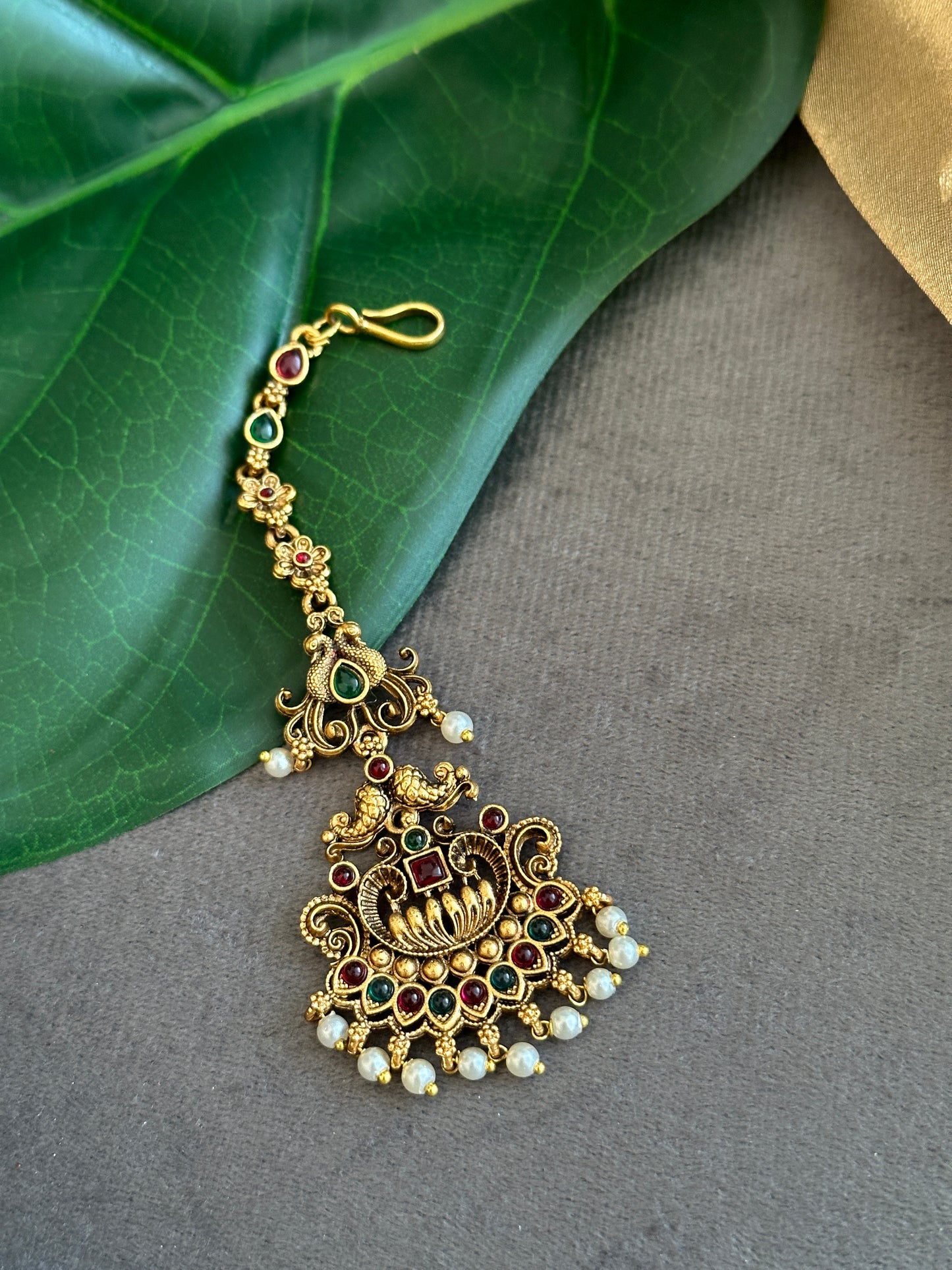 Antique x Kemp Maangtikka