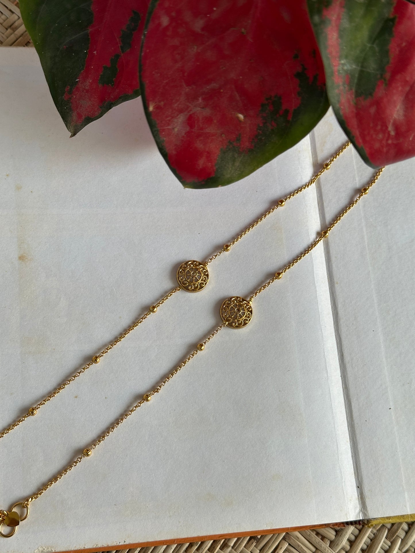 Non Idol Matte Gold Ball Anklets