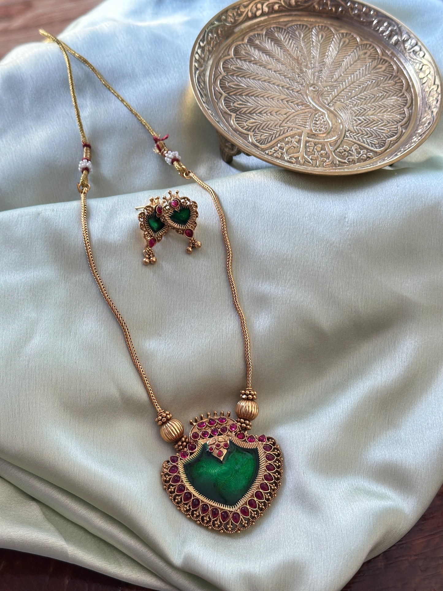 Nagapada Pendant Chain Set