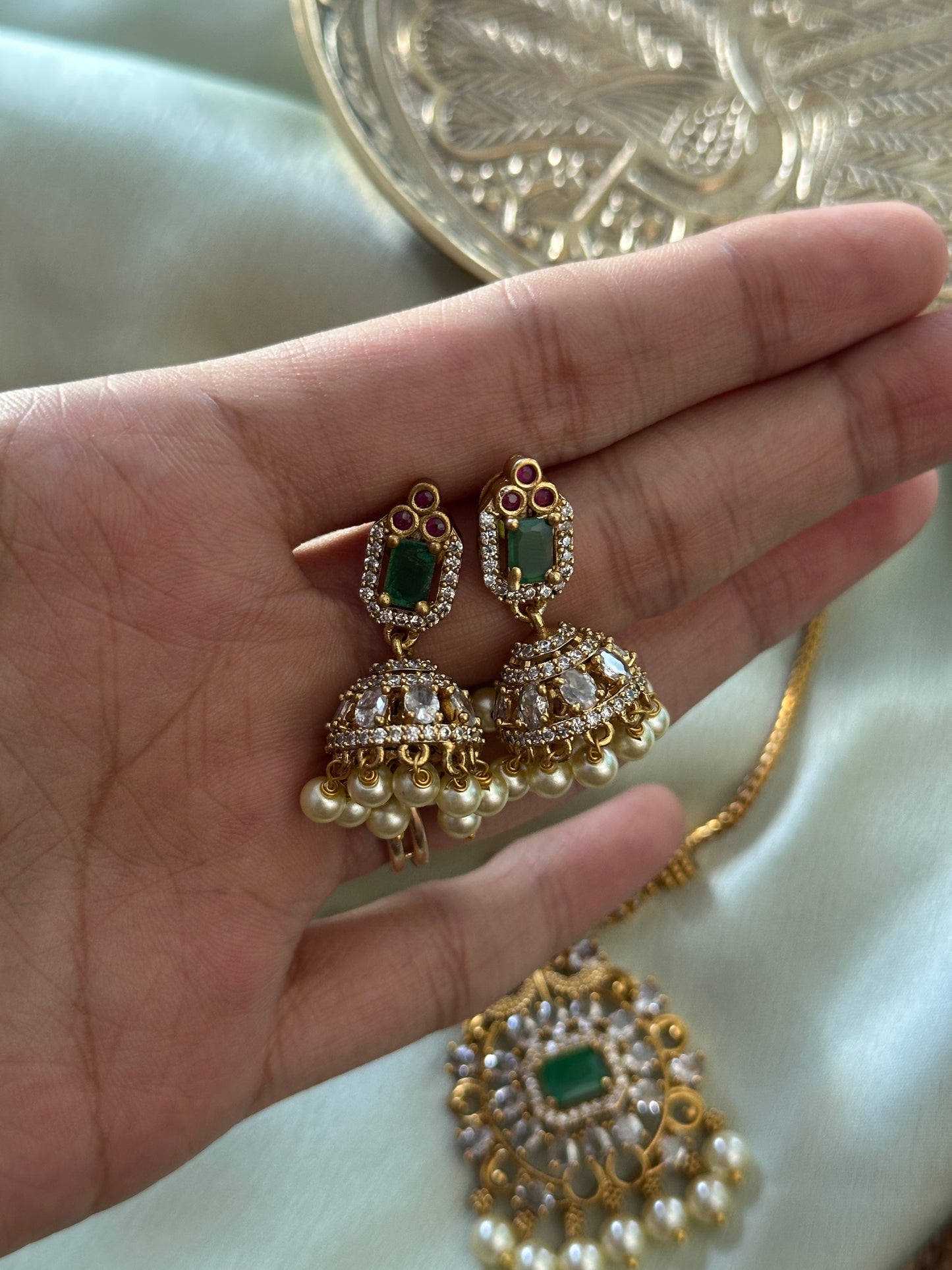 Kid Friendly Emerald Attigai