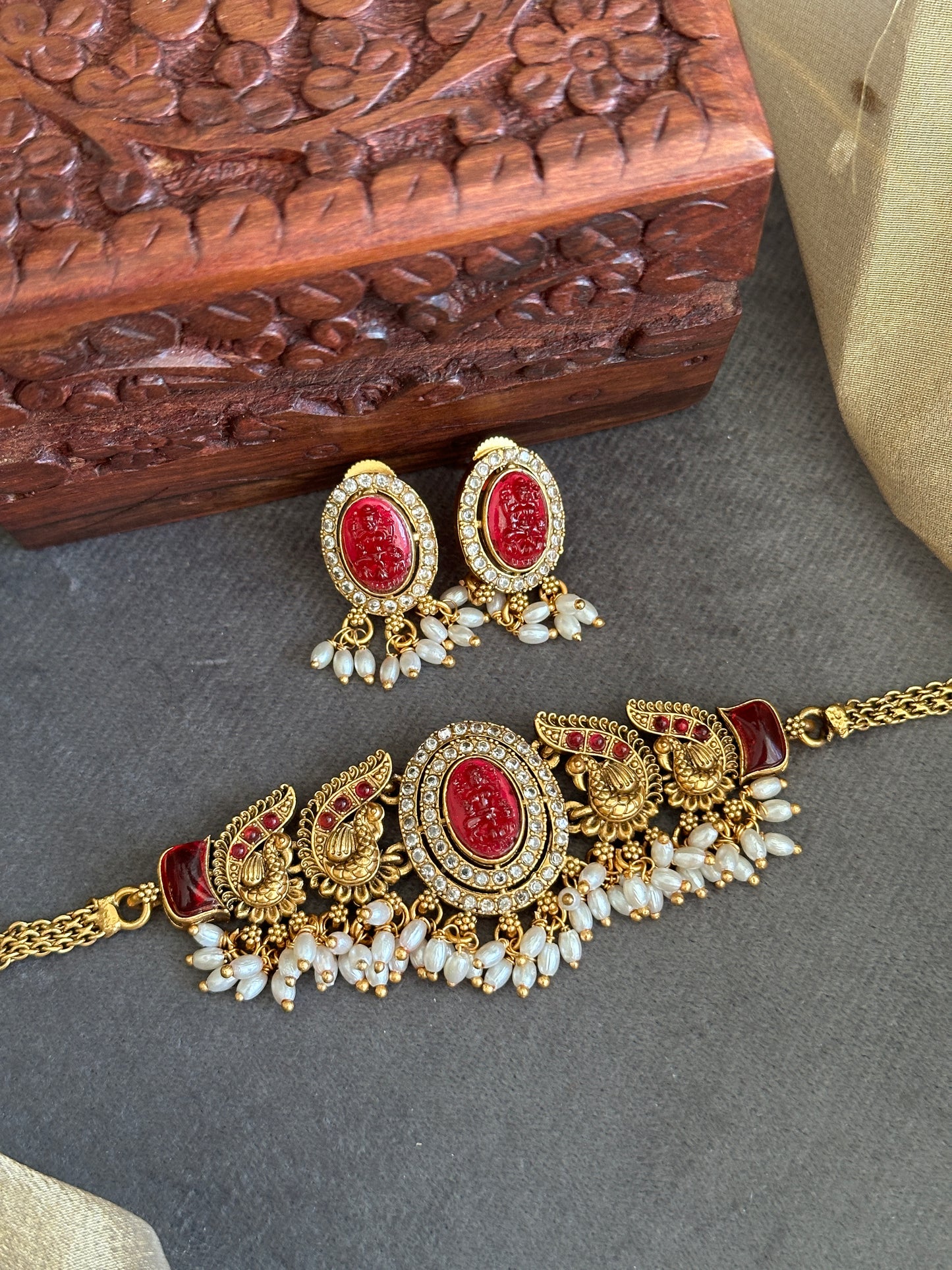 Saraswathi Pearl Choker