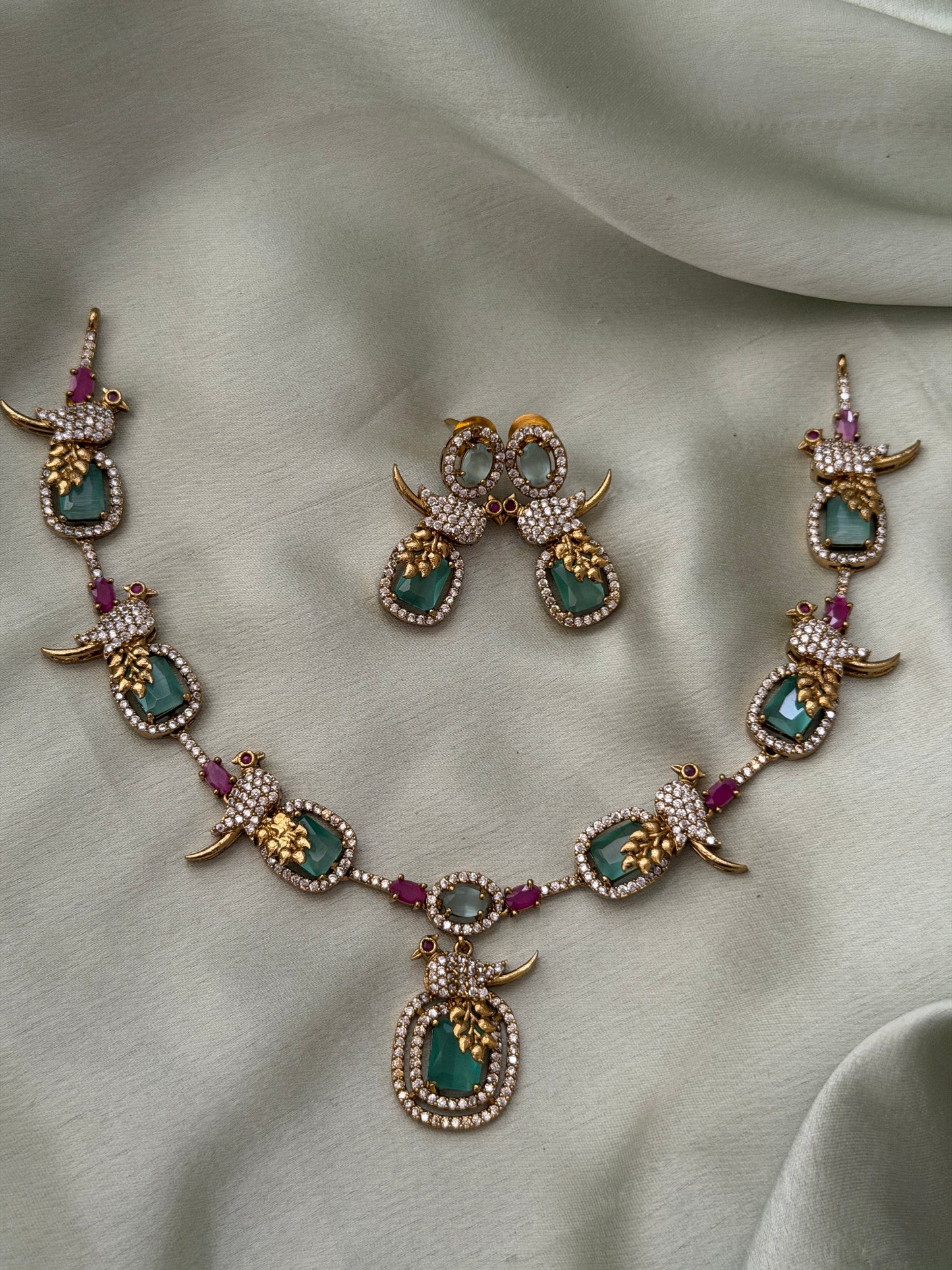 Oval Parakeet AD Necklace