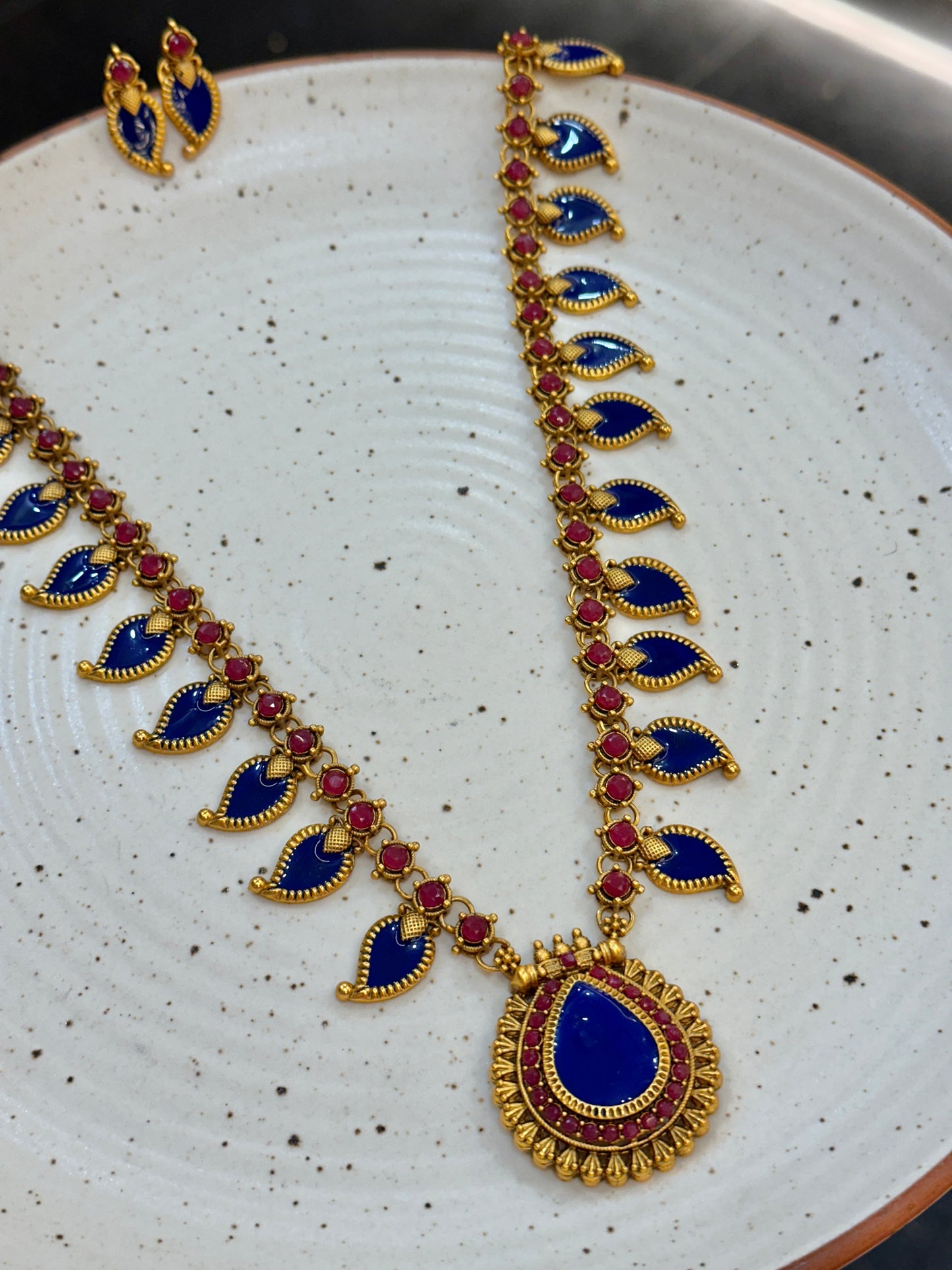 Sapphire Palakka Haaram set