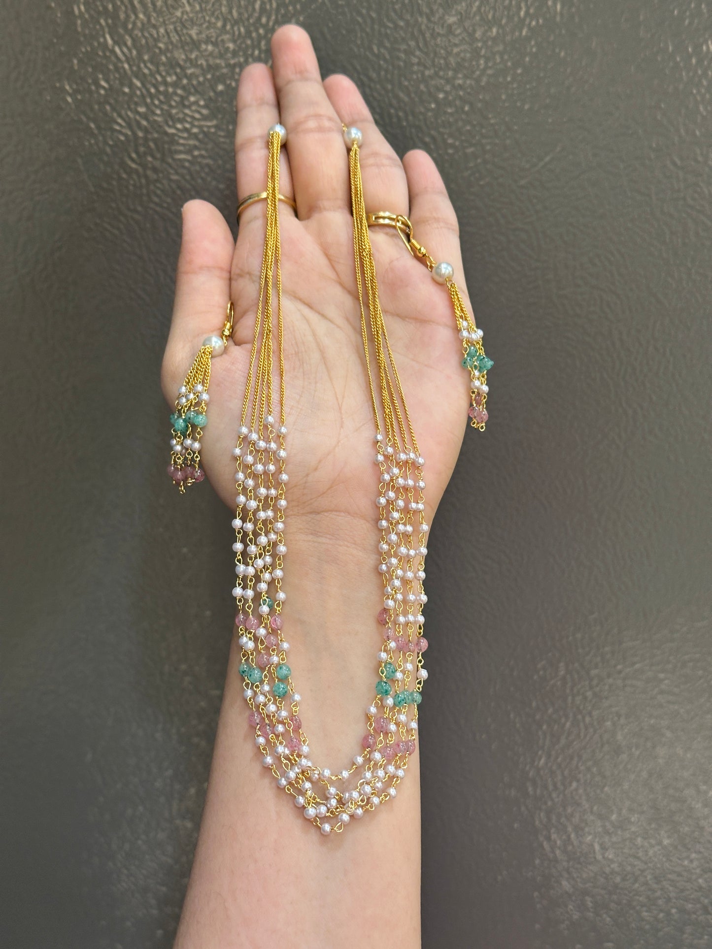 Mix of pastels Layered chain set