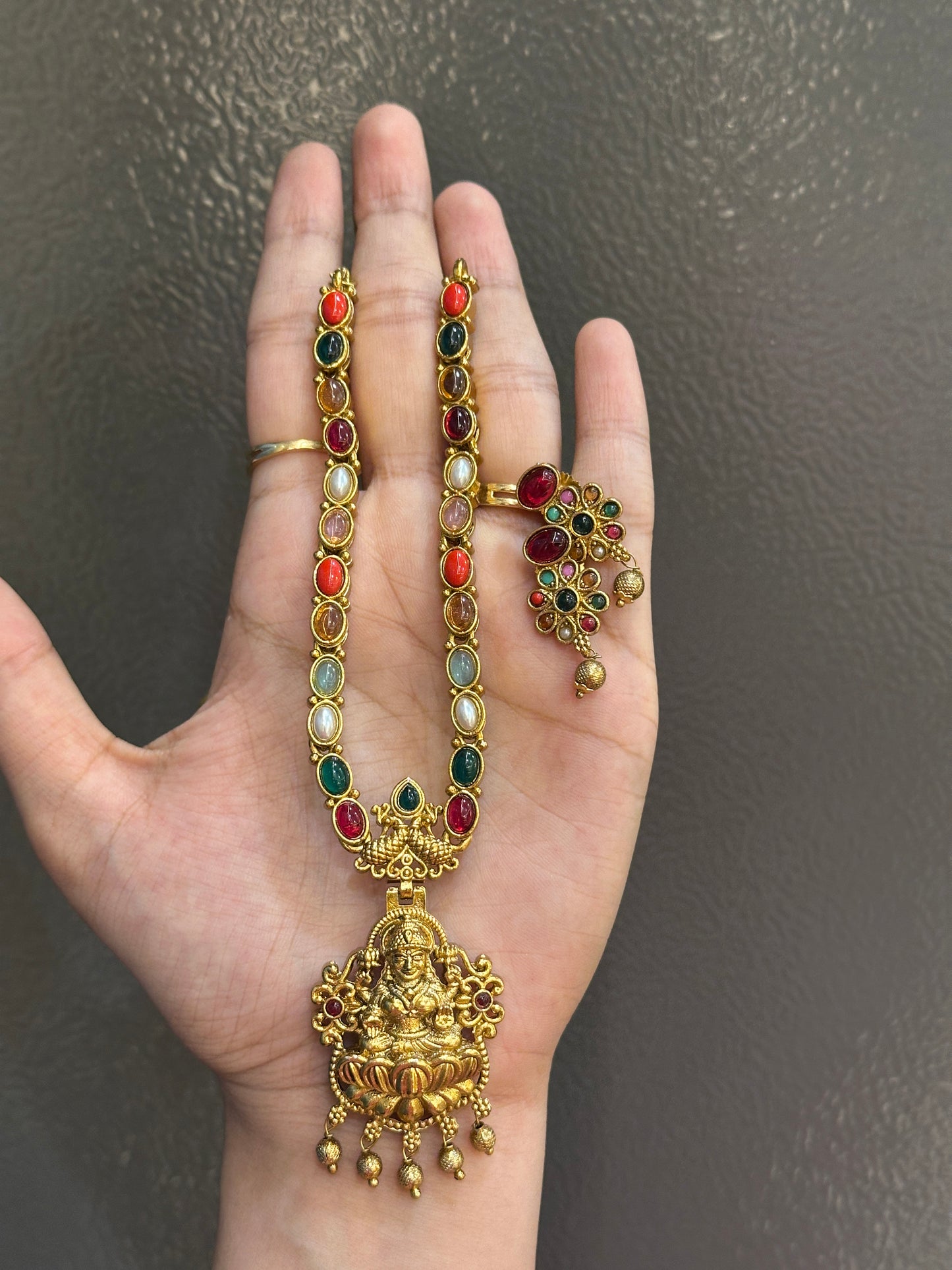 Durga Stone Attigai