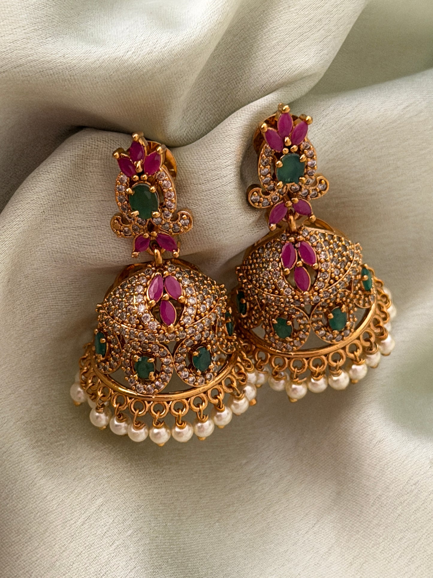 Donna AD Jhumkas