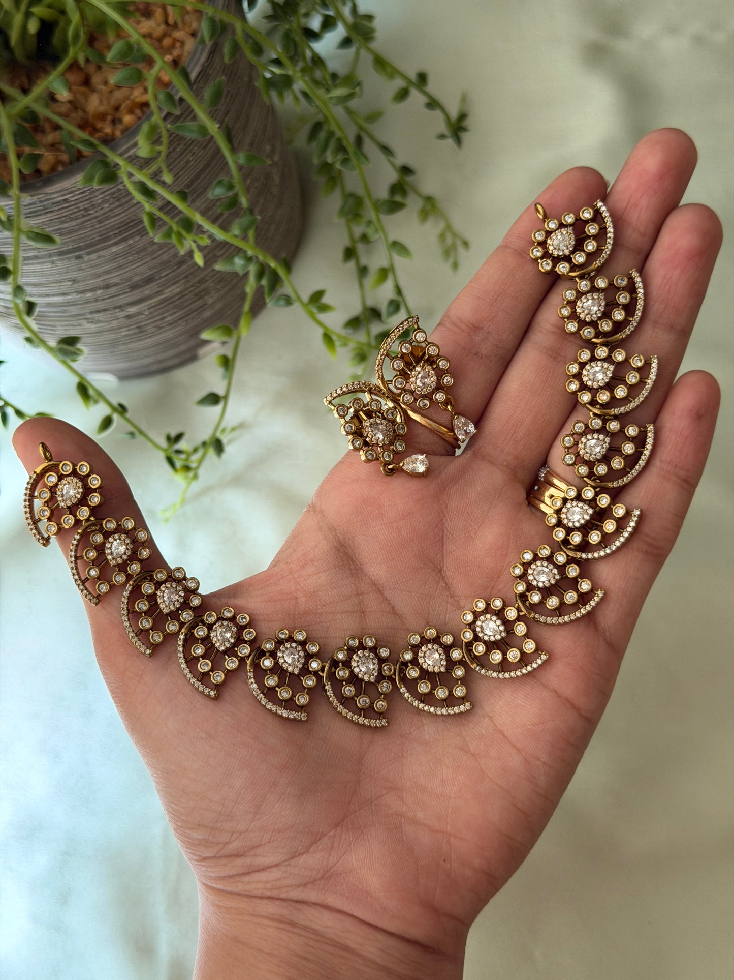 Razi AD Necklace
