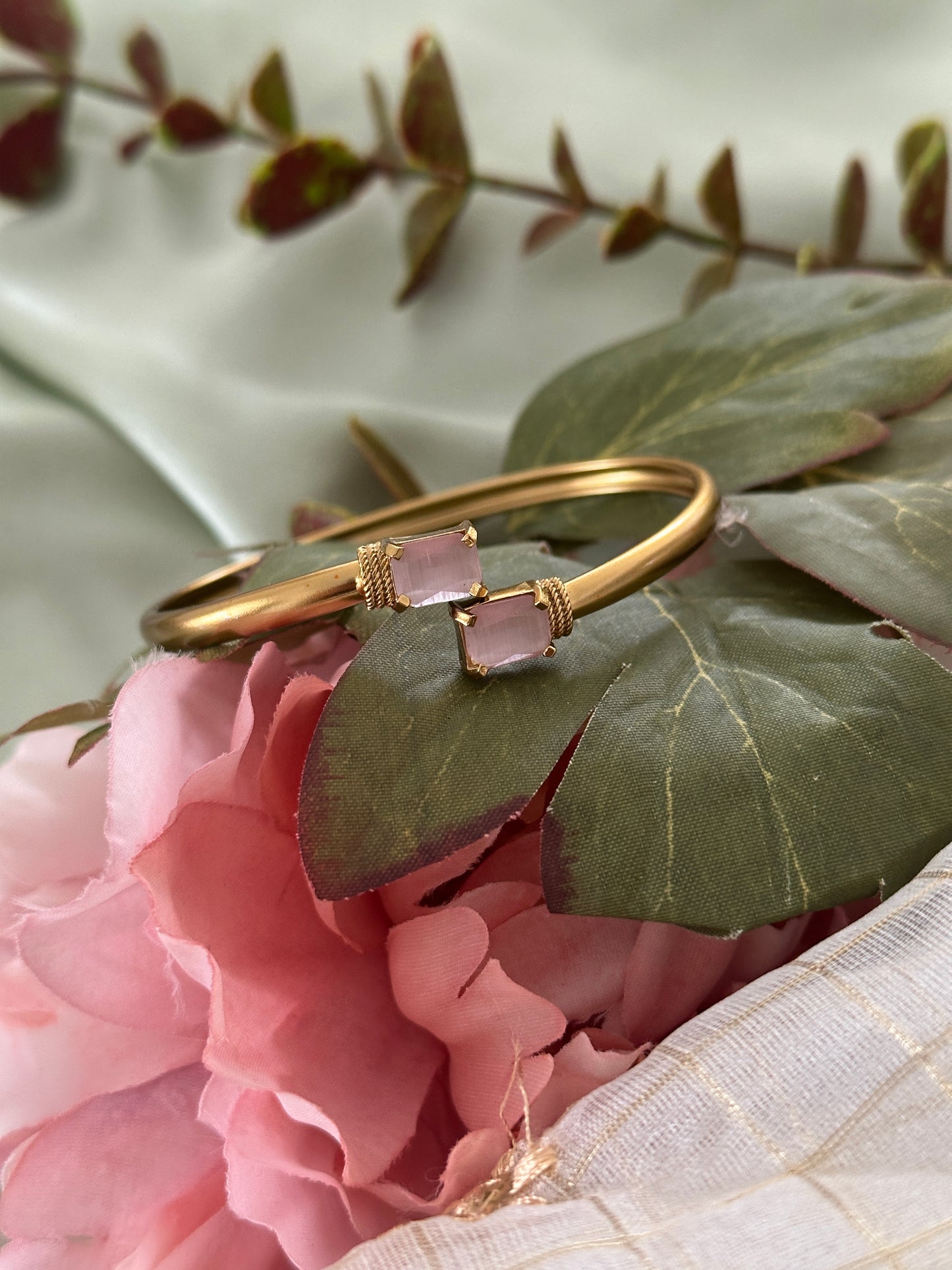 Free size Stone Bracelet