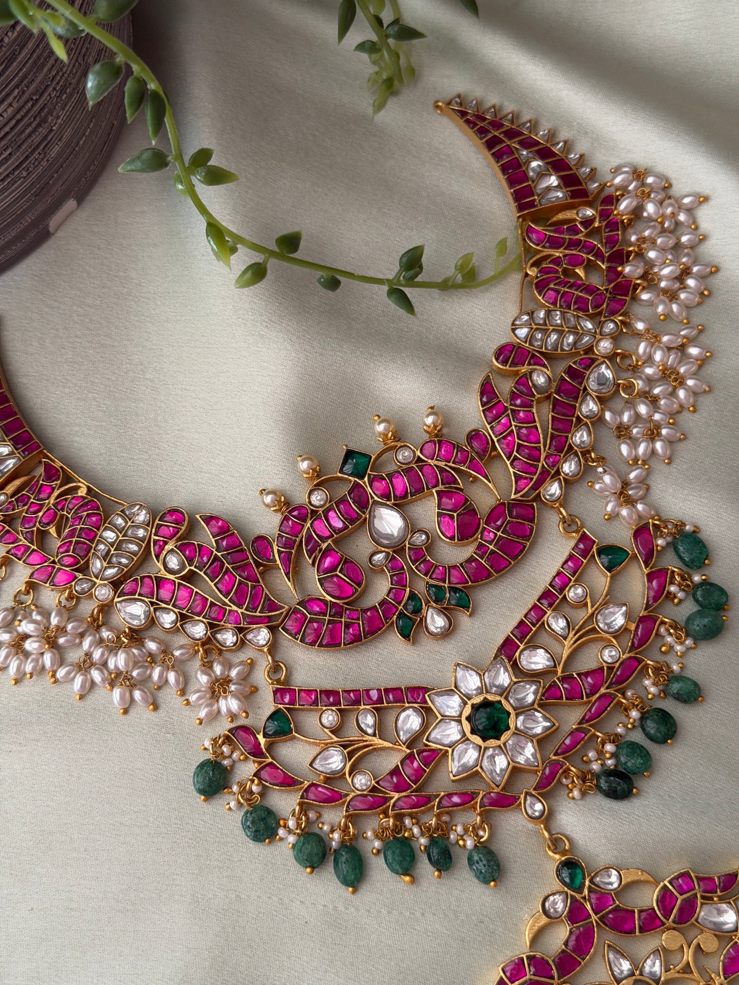 Thennal Jadau Guttapusalu Necklace