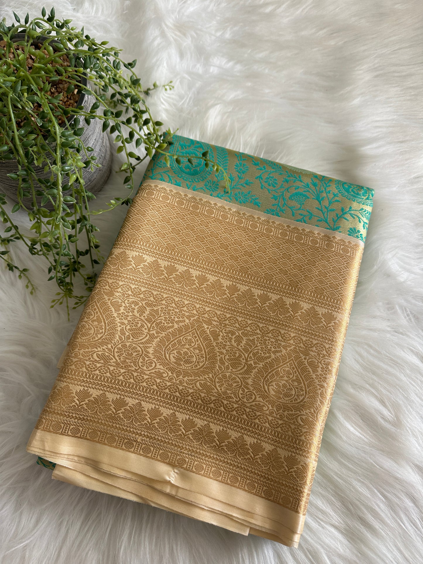 Aquamarine Blue Semi Kanchivaram Tissue Pattu saree
