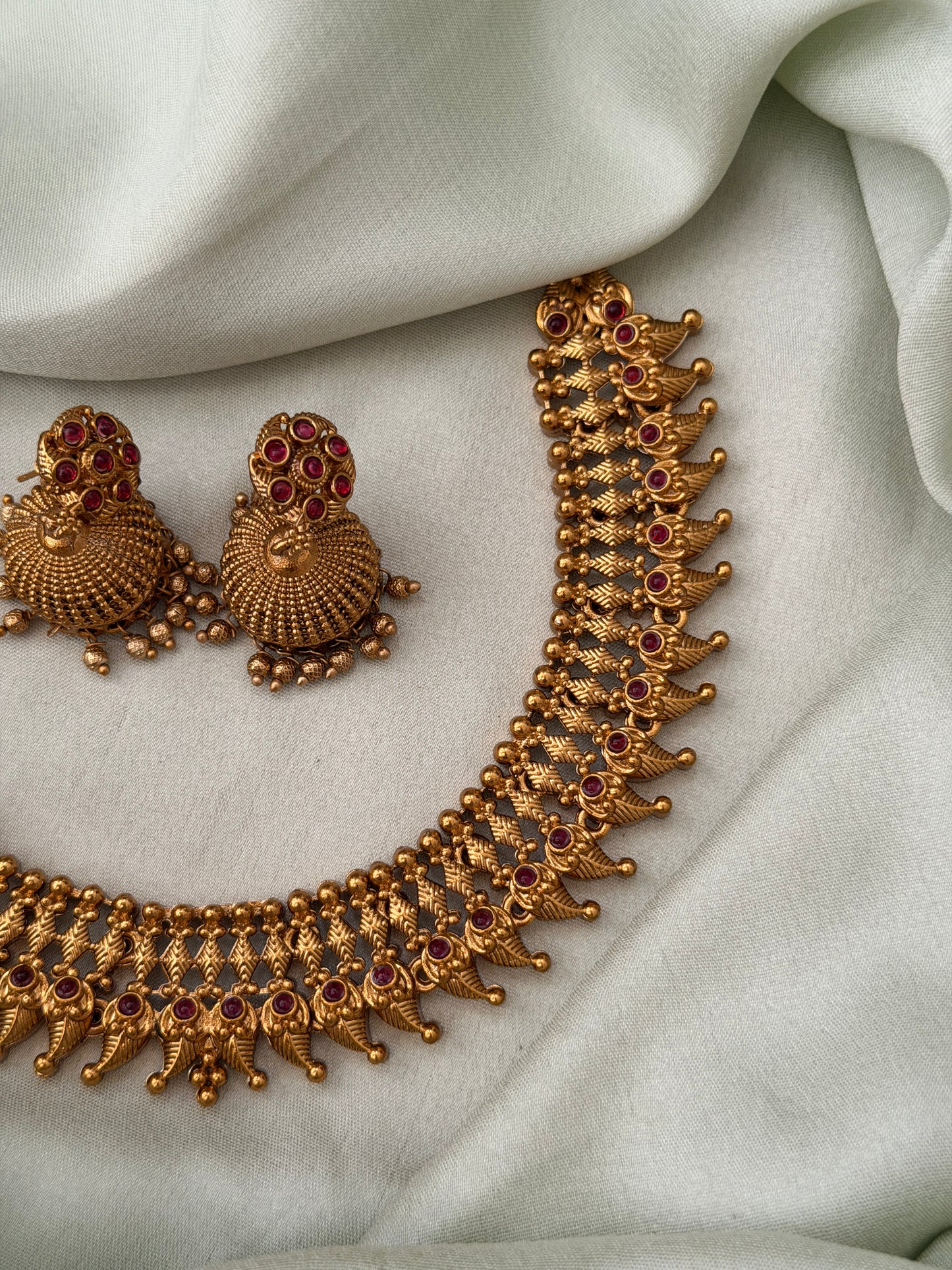 Gautama Non Idol Necklace