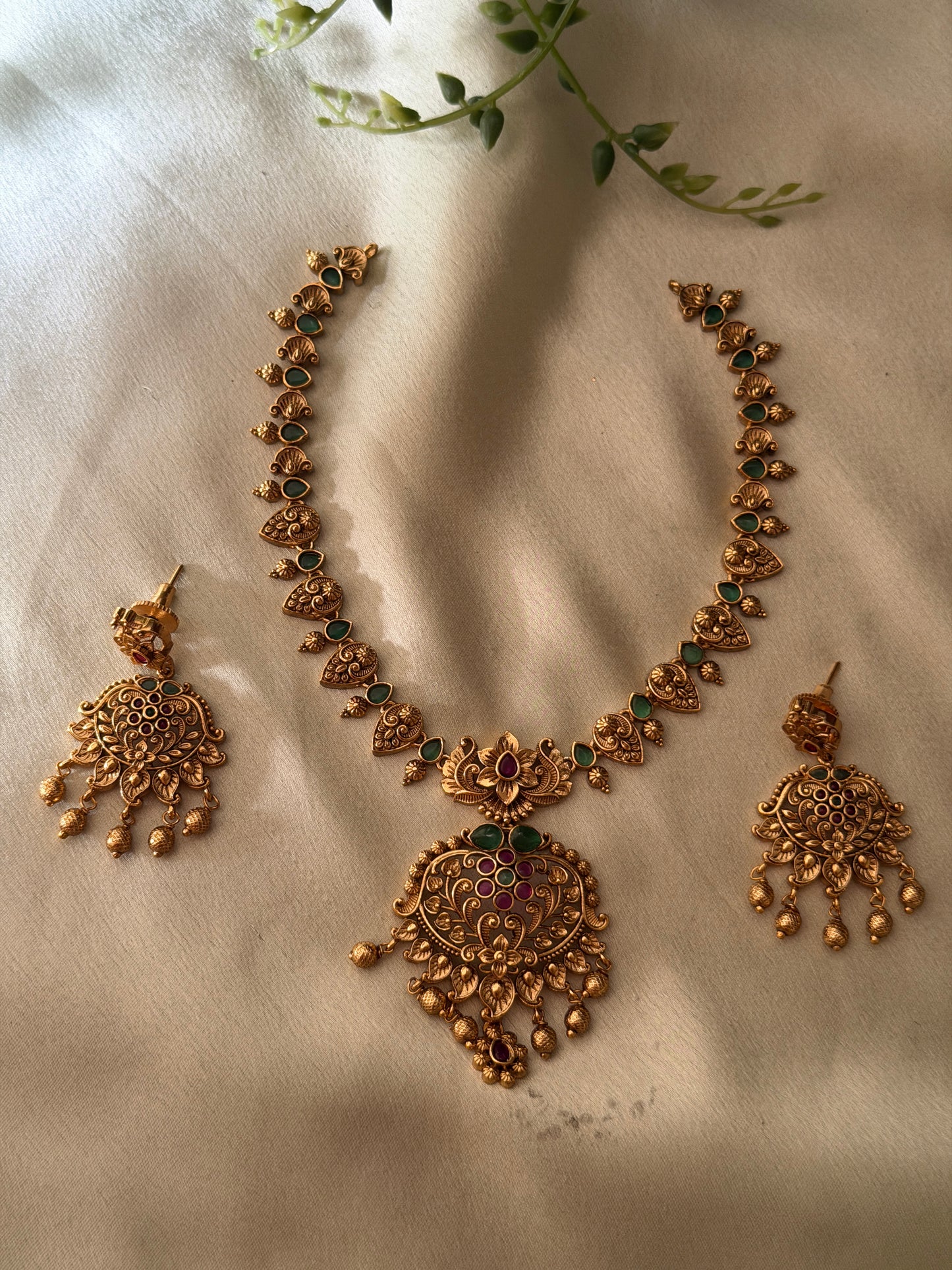 Selva Non Idol Necklace
