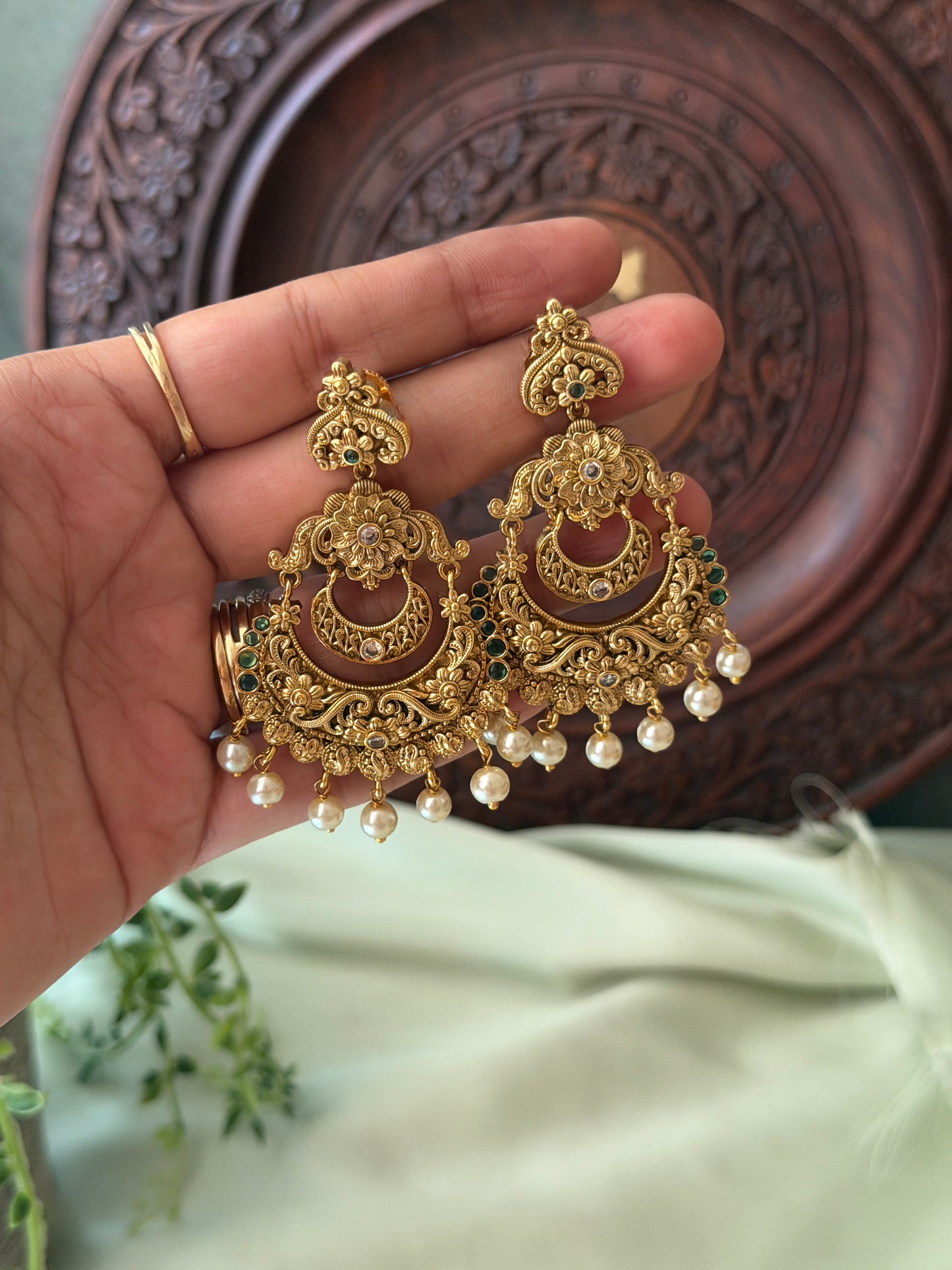 Nidra Chaandbali Earrings