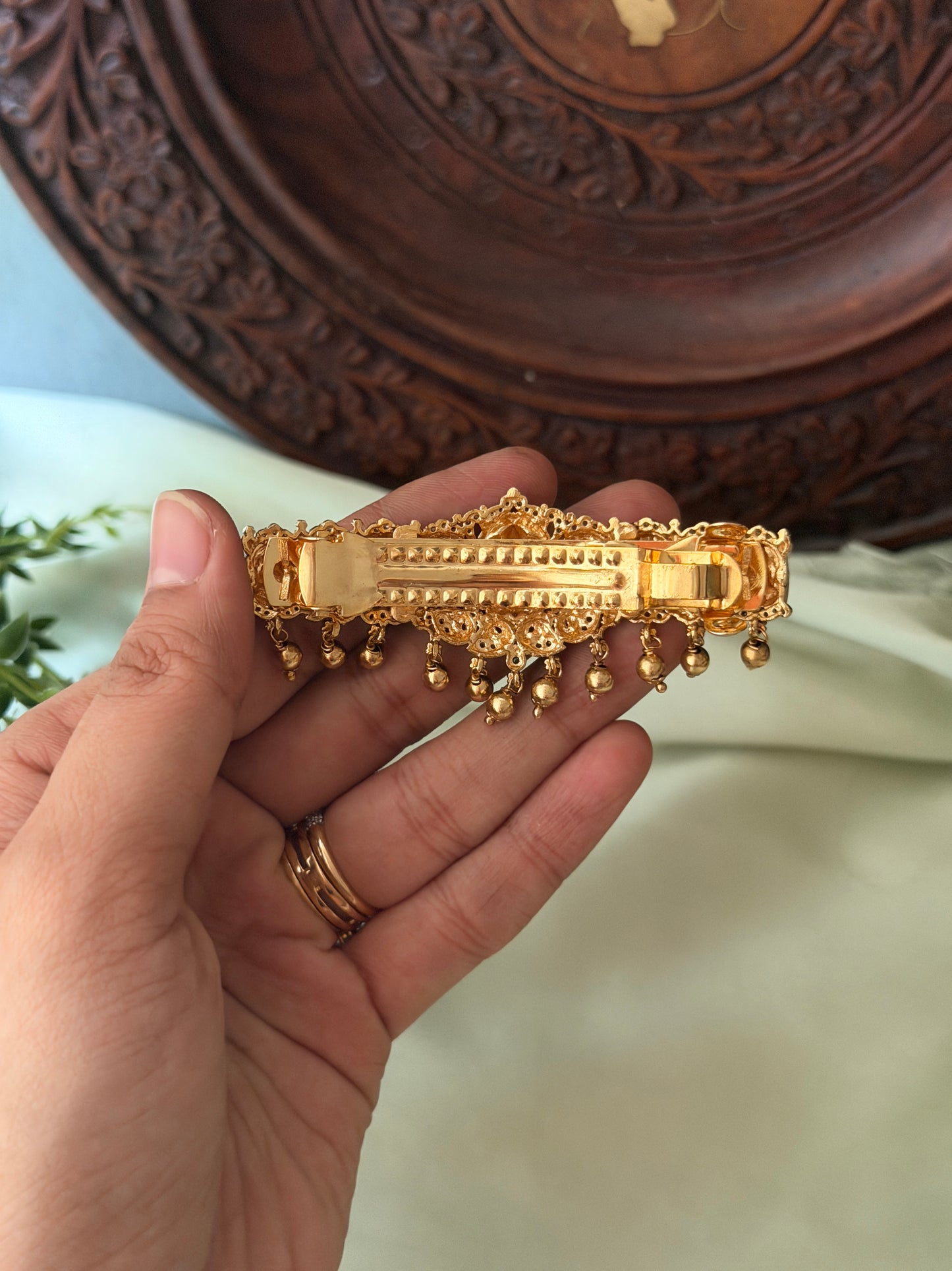Pradhanya Hairclip