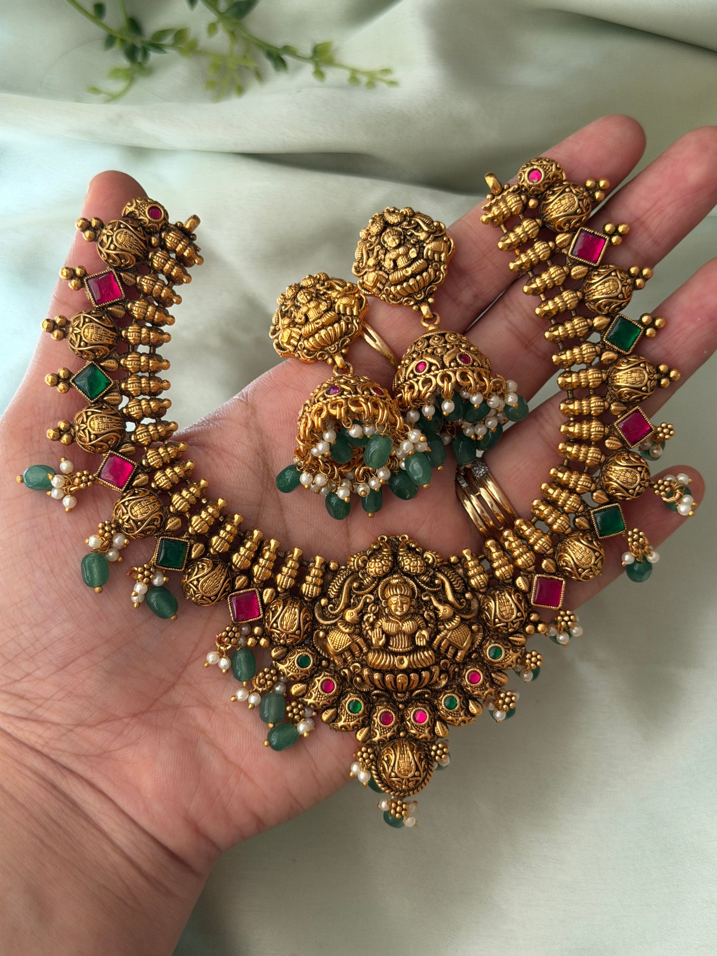 Dripthi Necklace Set