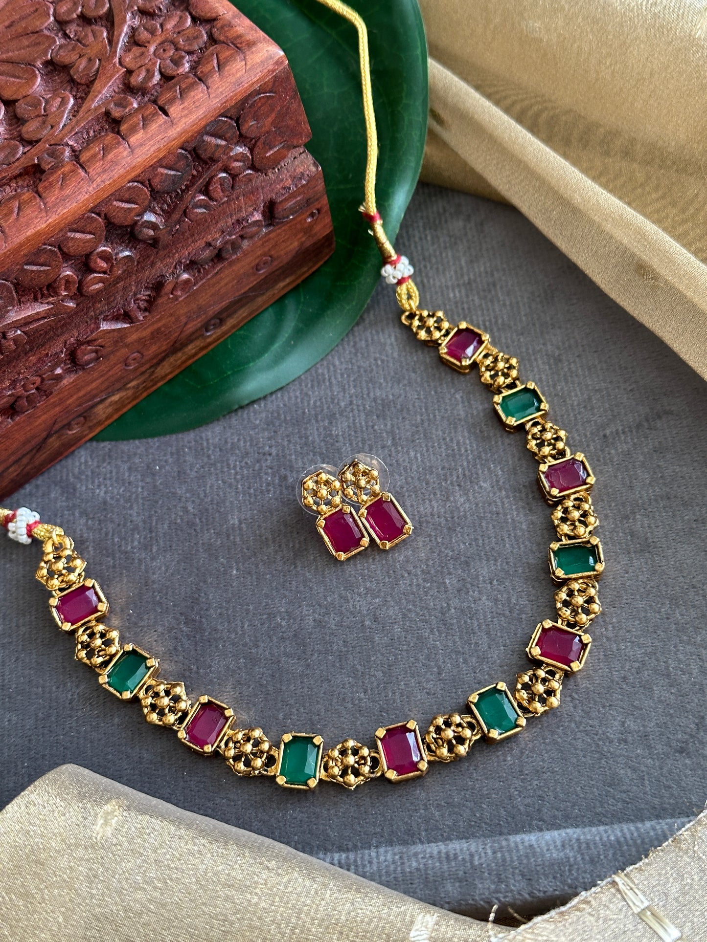 Simple Kemp Sufi necklace