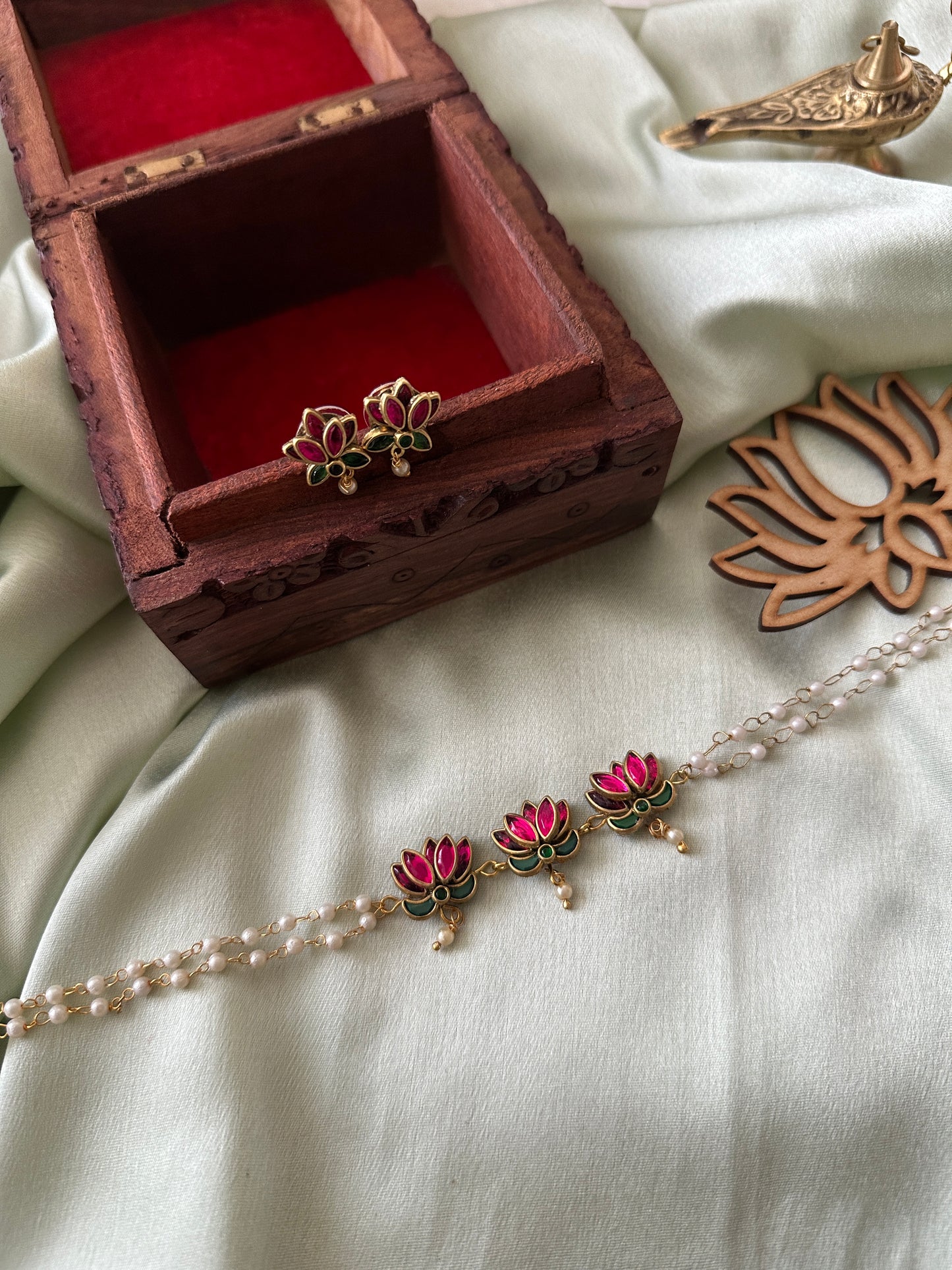 Tri Lotus Pearl Choker