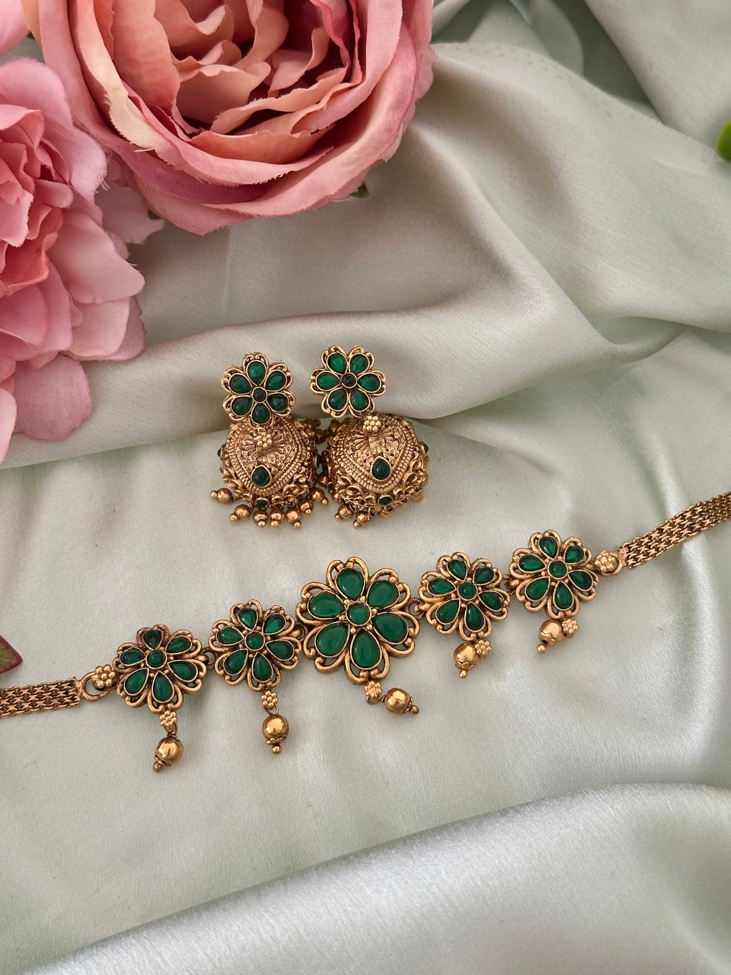 Budgeted Floral Kemp Choker