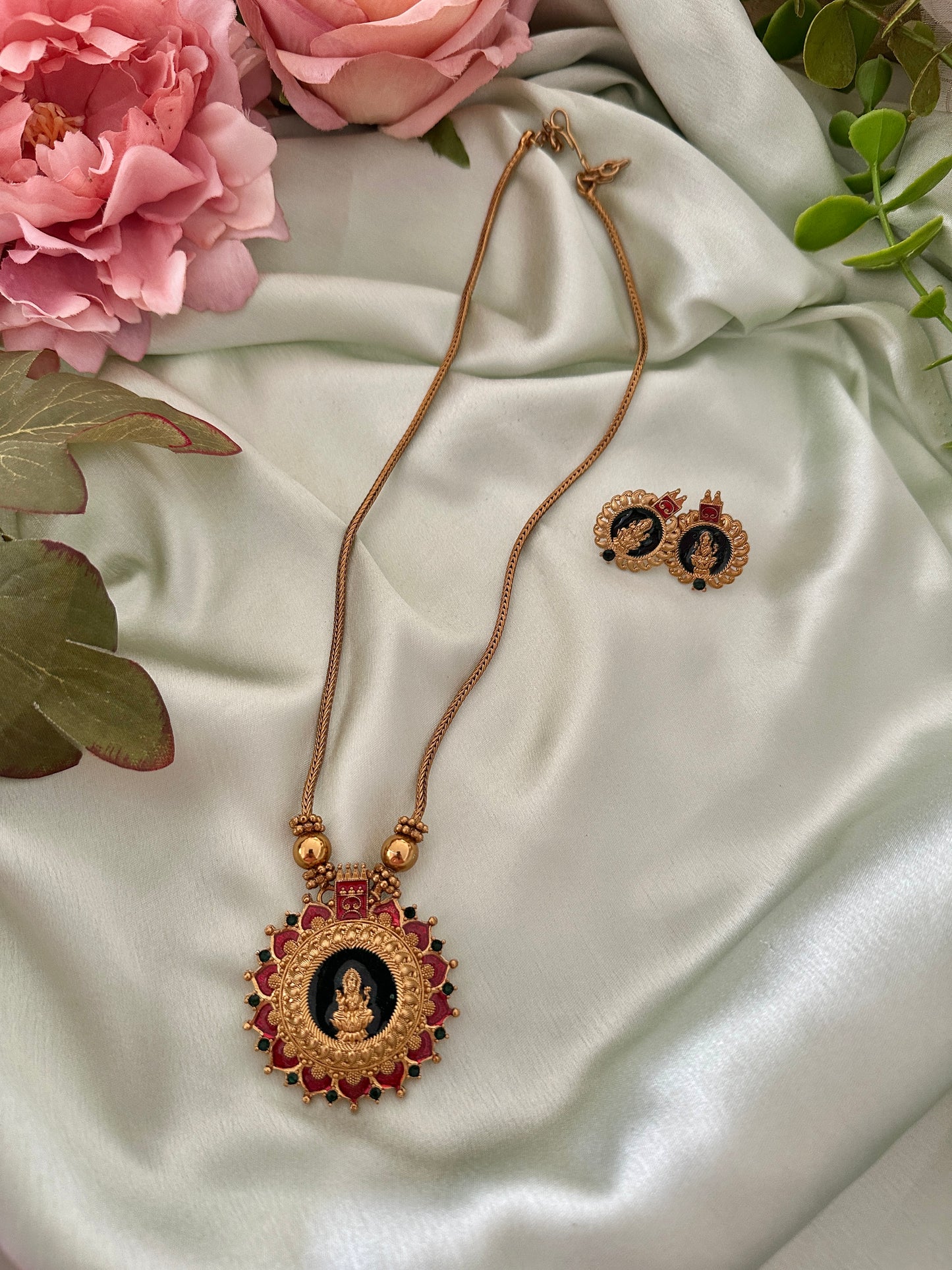 Saraswathi Moon Pendant Chain Set