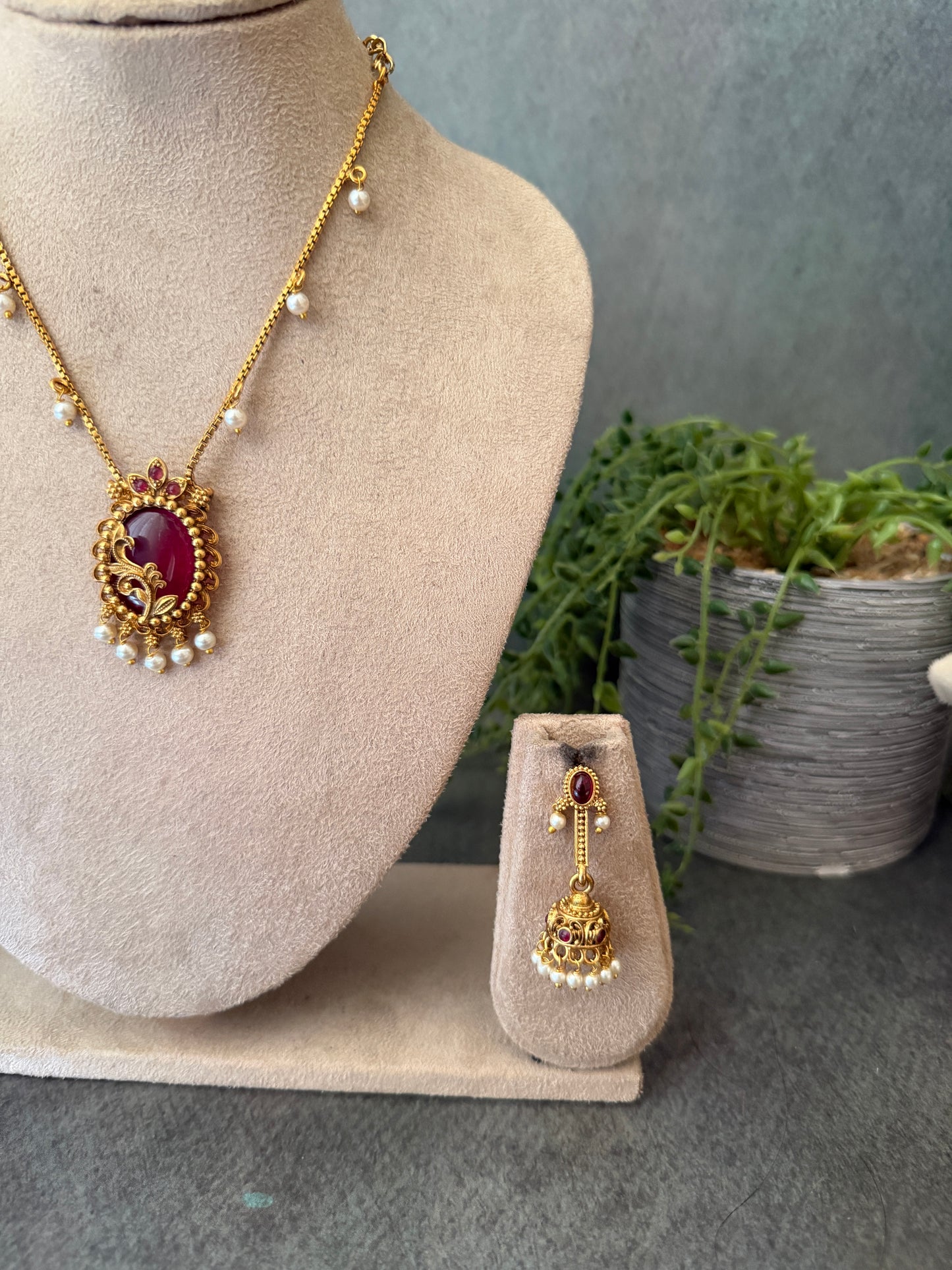 Shweta Pendant Chain