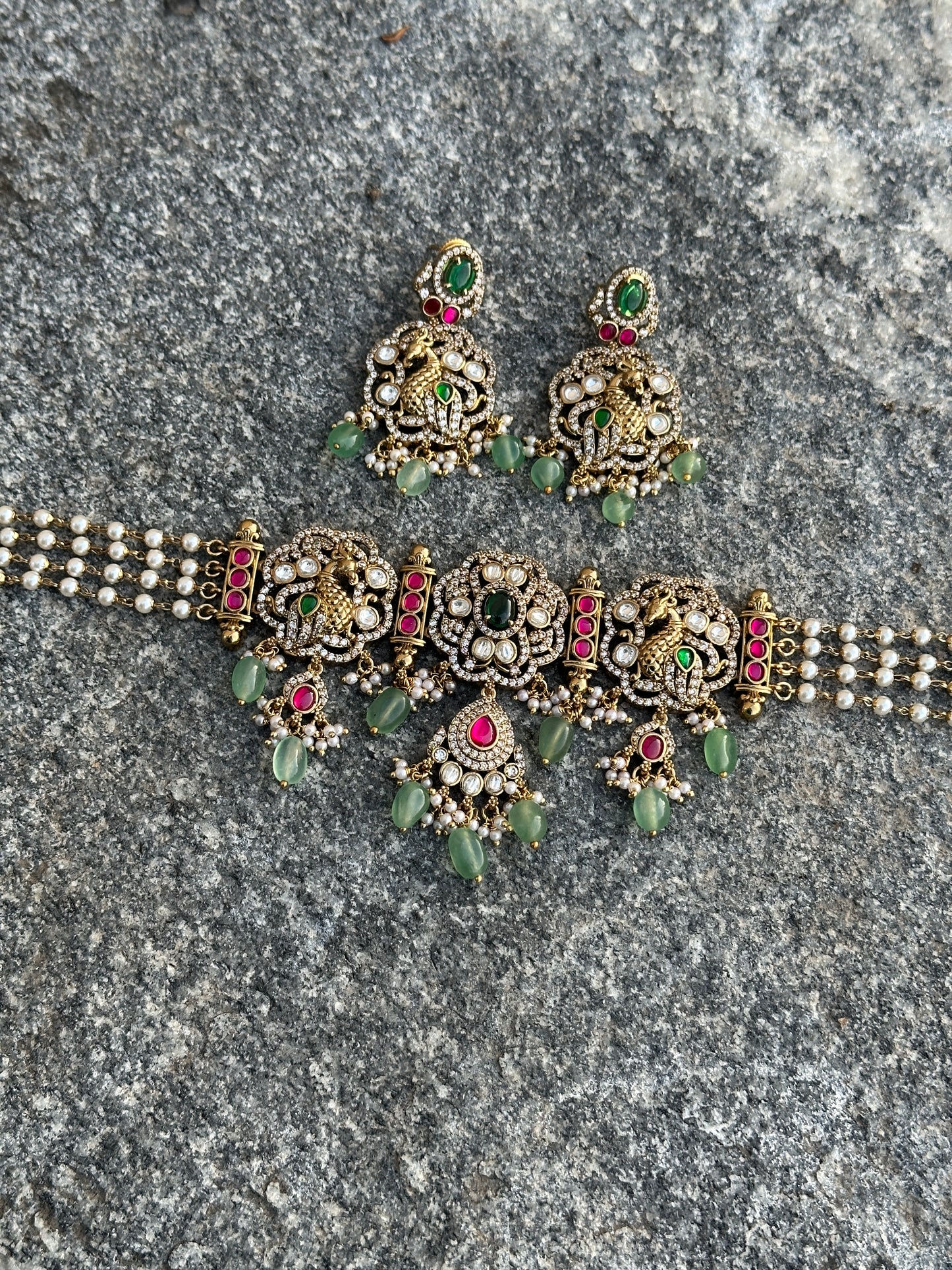 Premium Pearl Choker