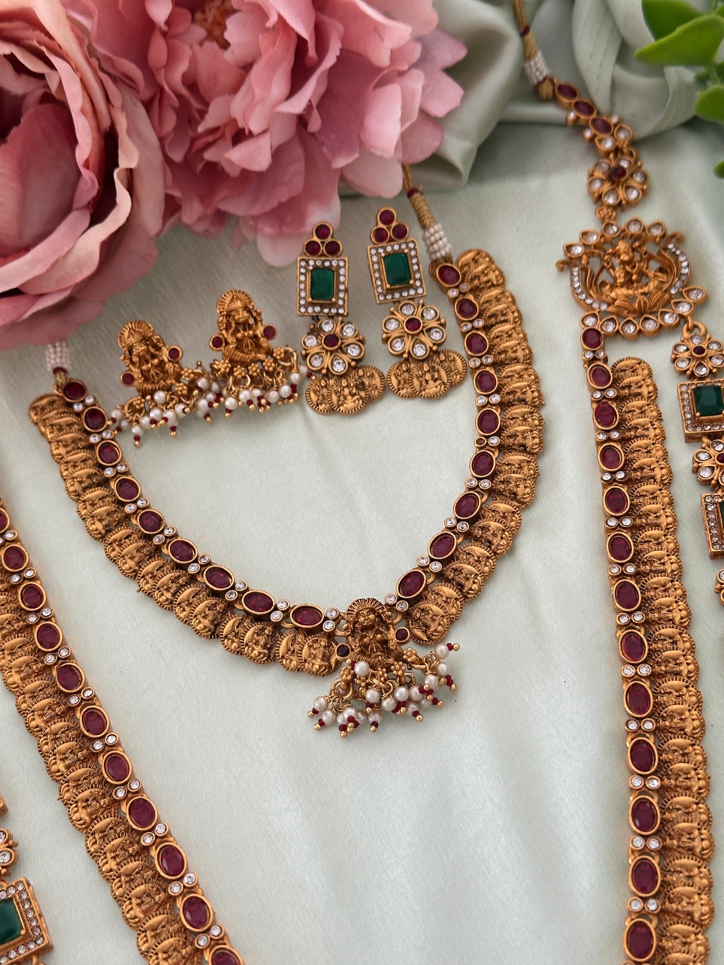 Khushalini Bridal Combo Set (With 2 Pair of Earrings)