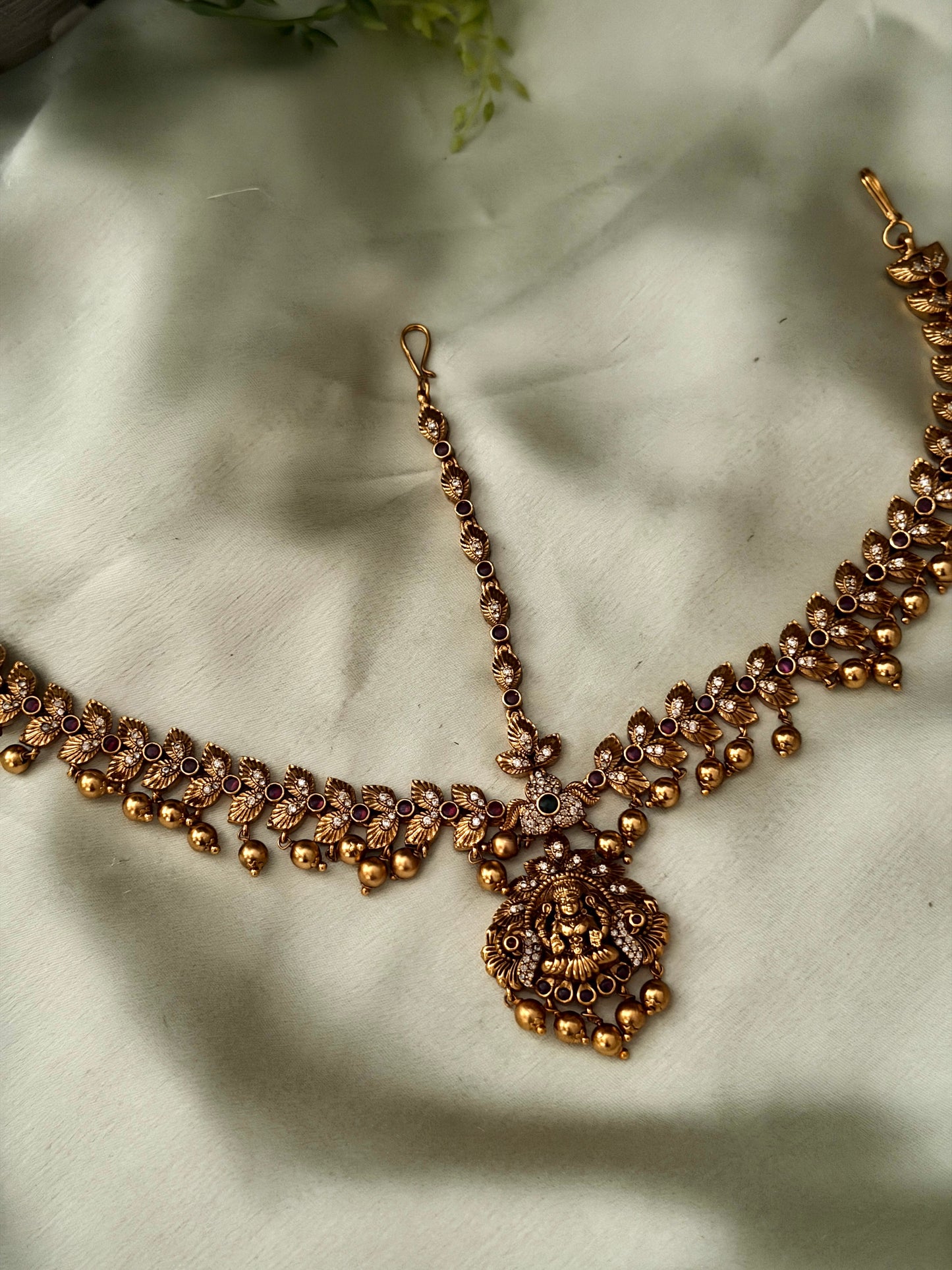 Meera 3 Line Maang Tikka