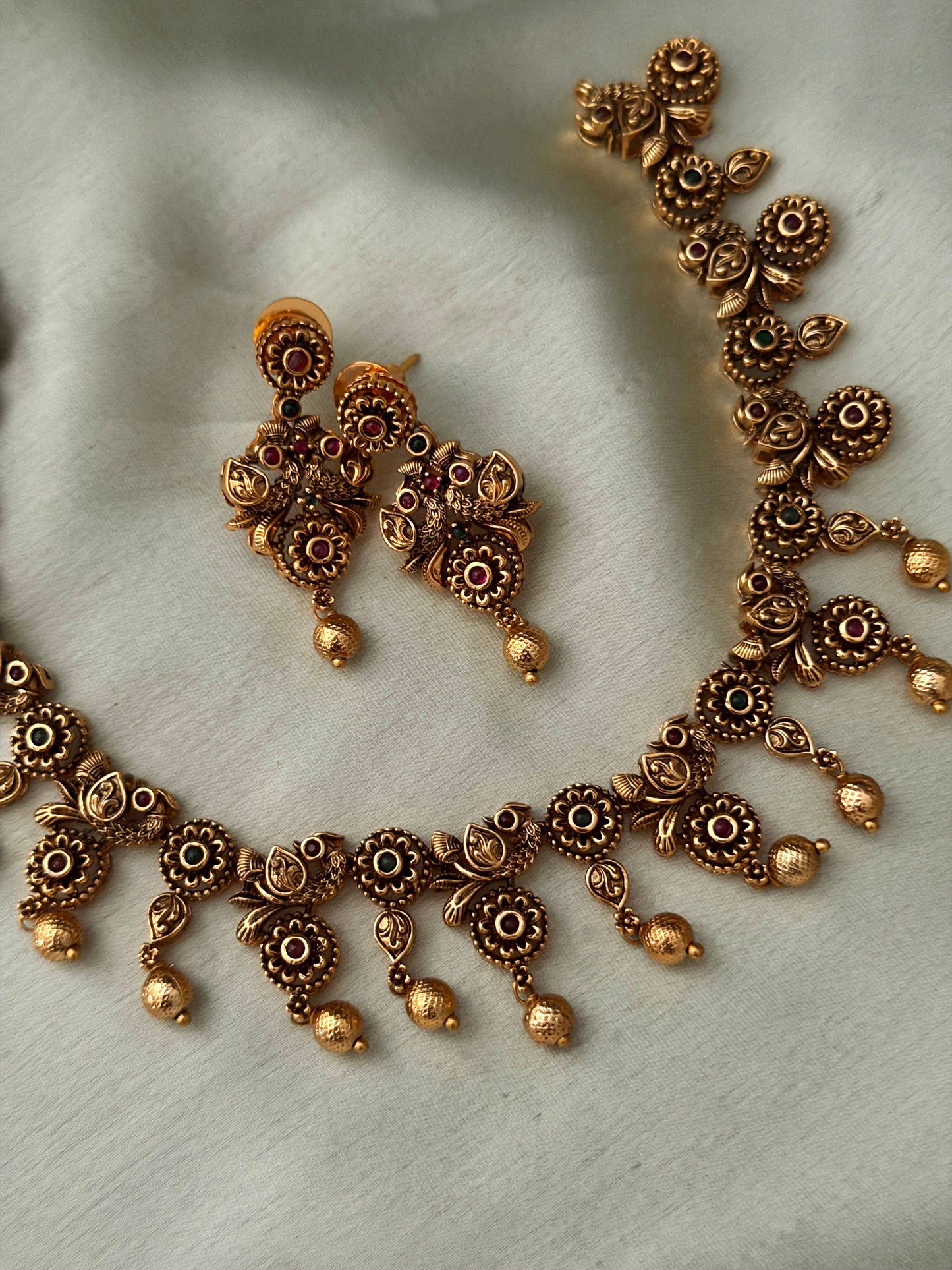 Mythrika Antique Necklace