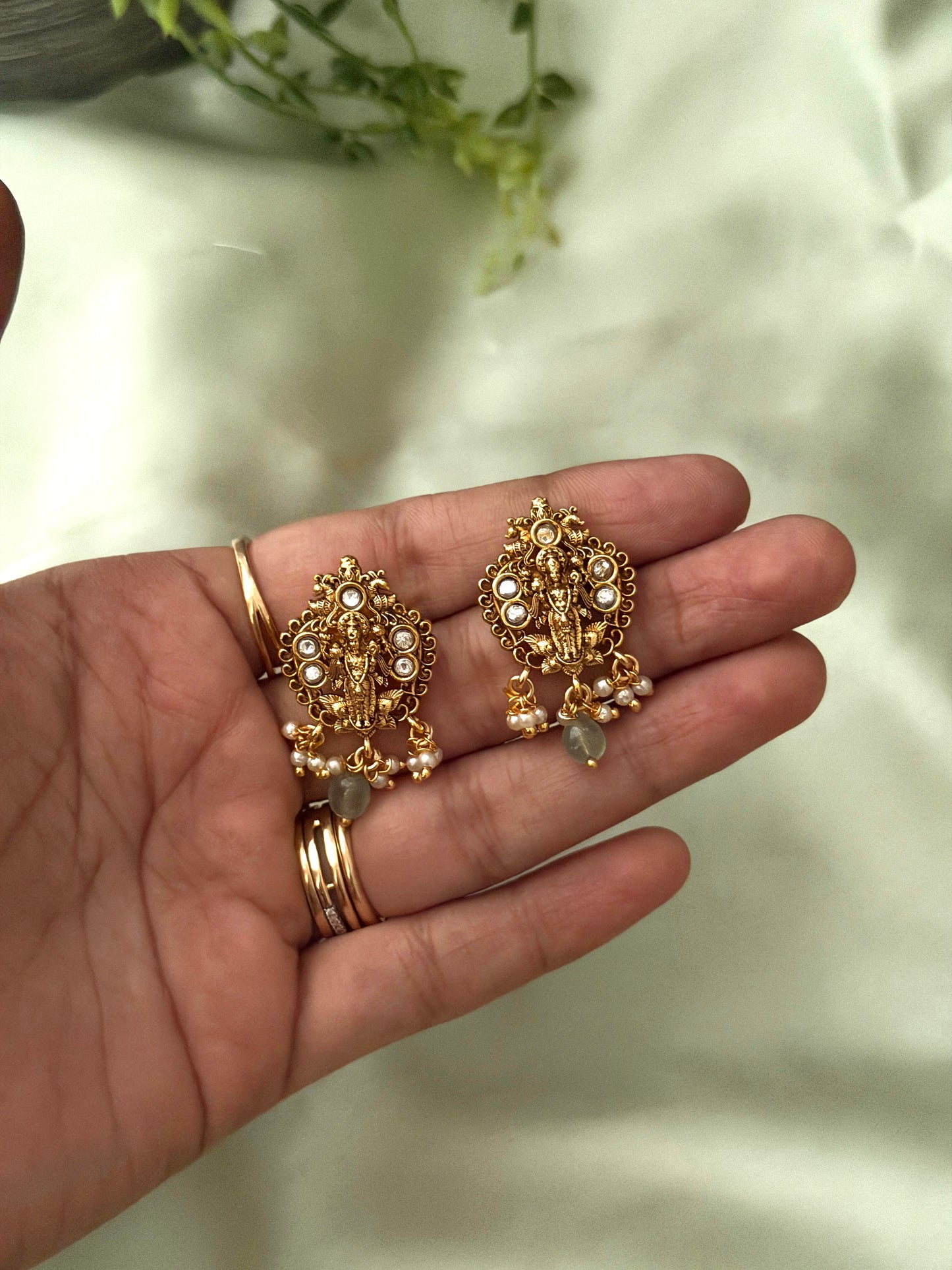Govinda Studs