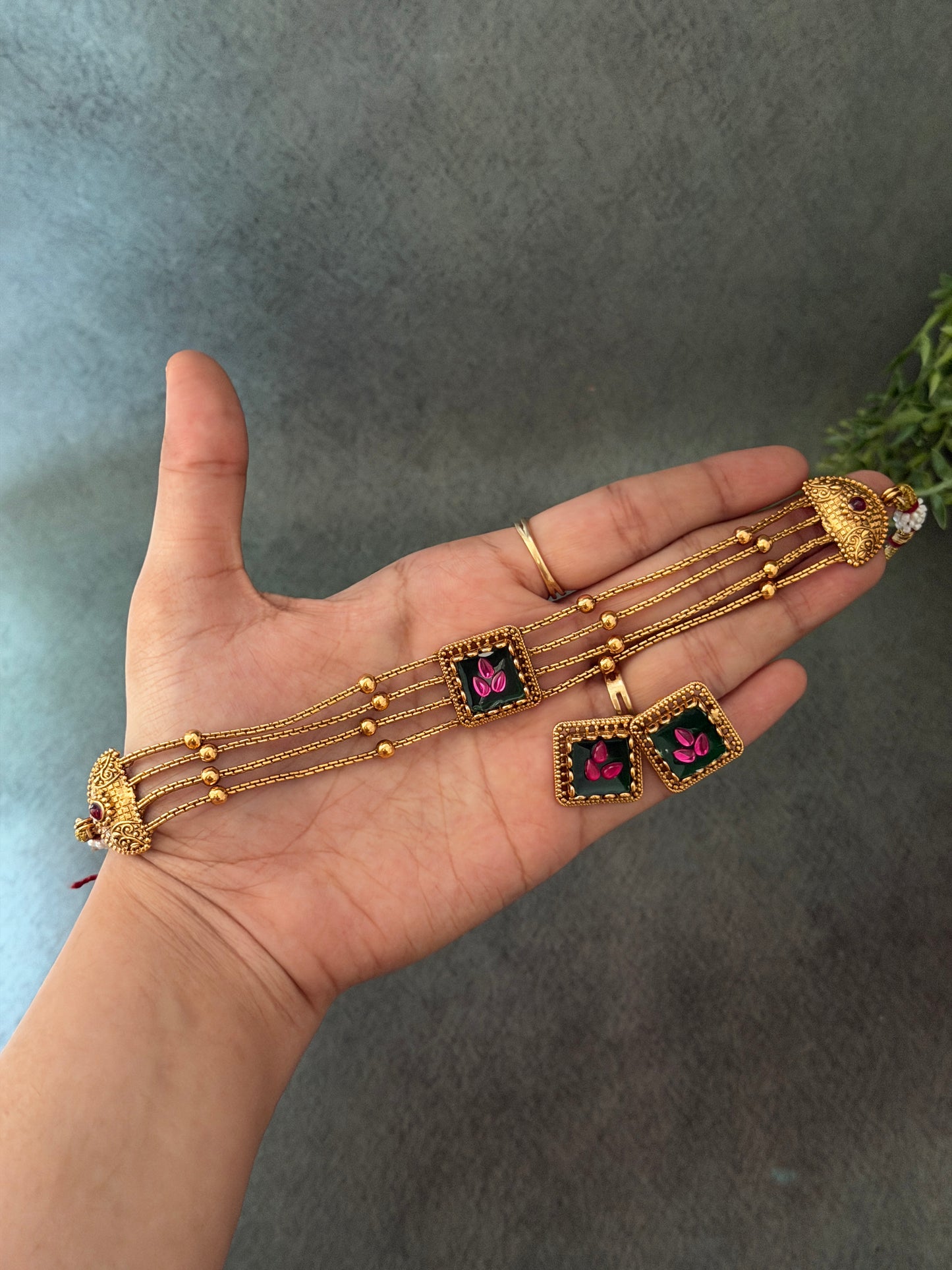 Nissy Choker set