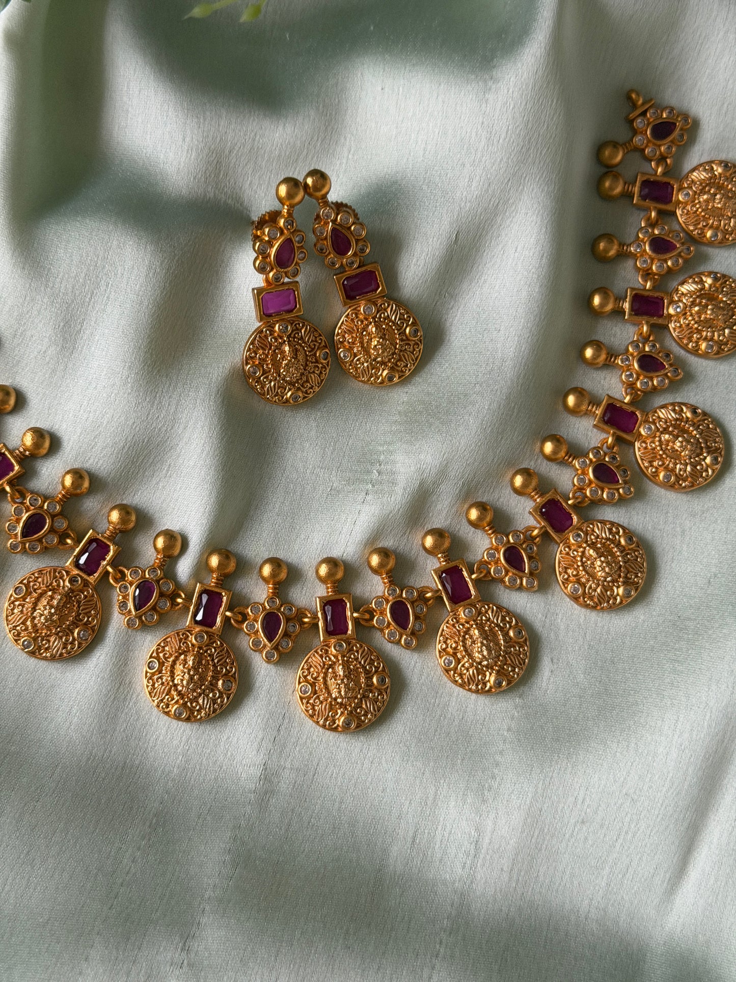Sundaram Kaashu Necklace
