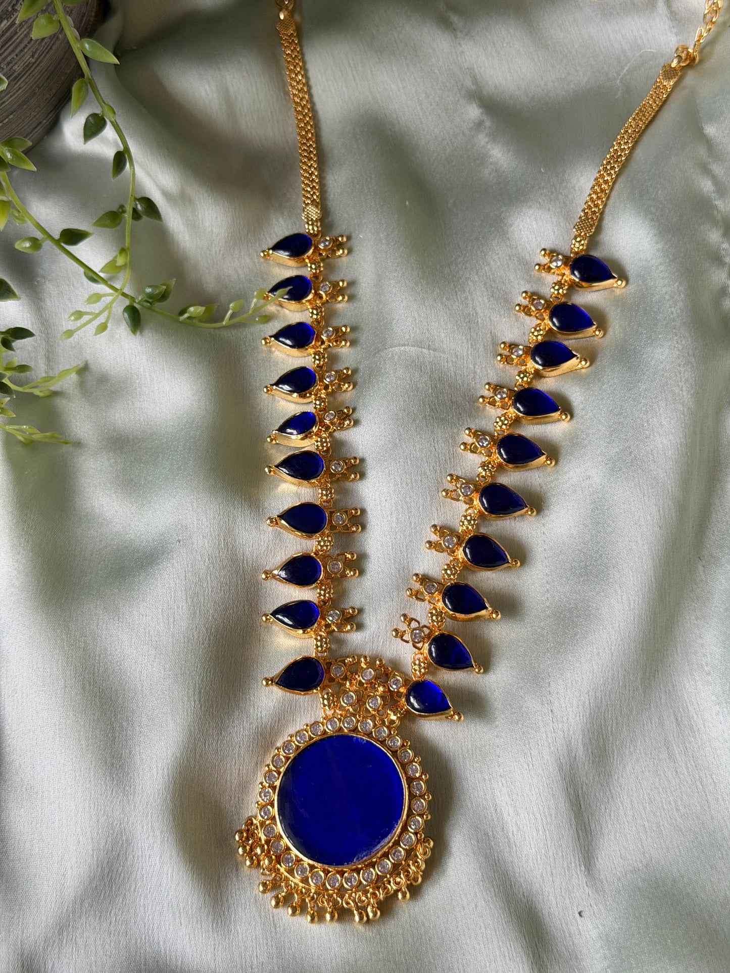 Aalokha Palakka Necklace