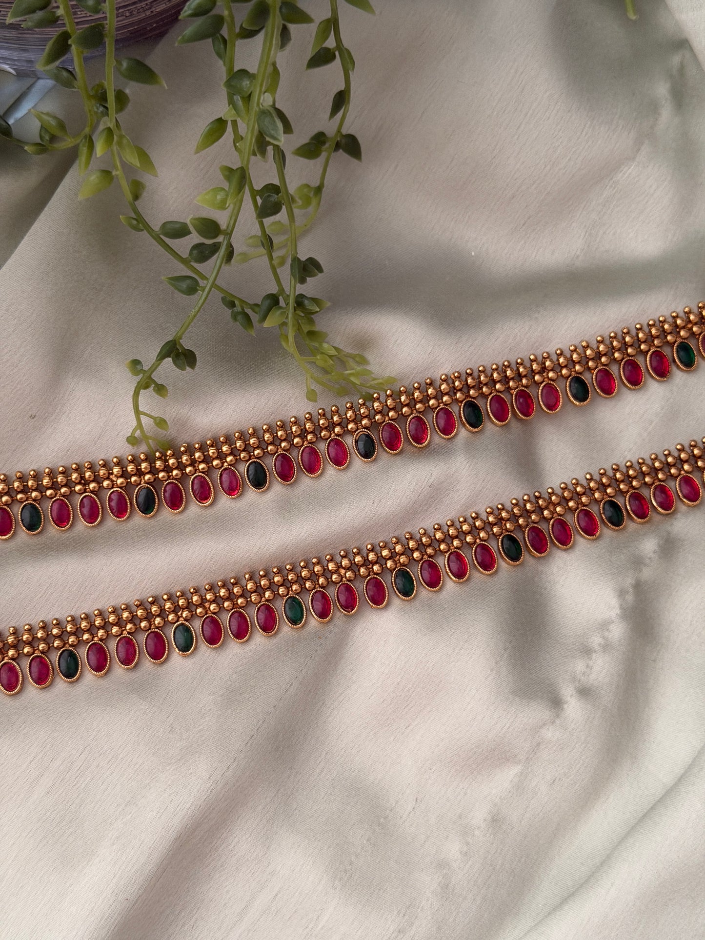 Solid Kempu Drop Anklets