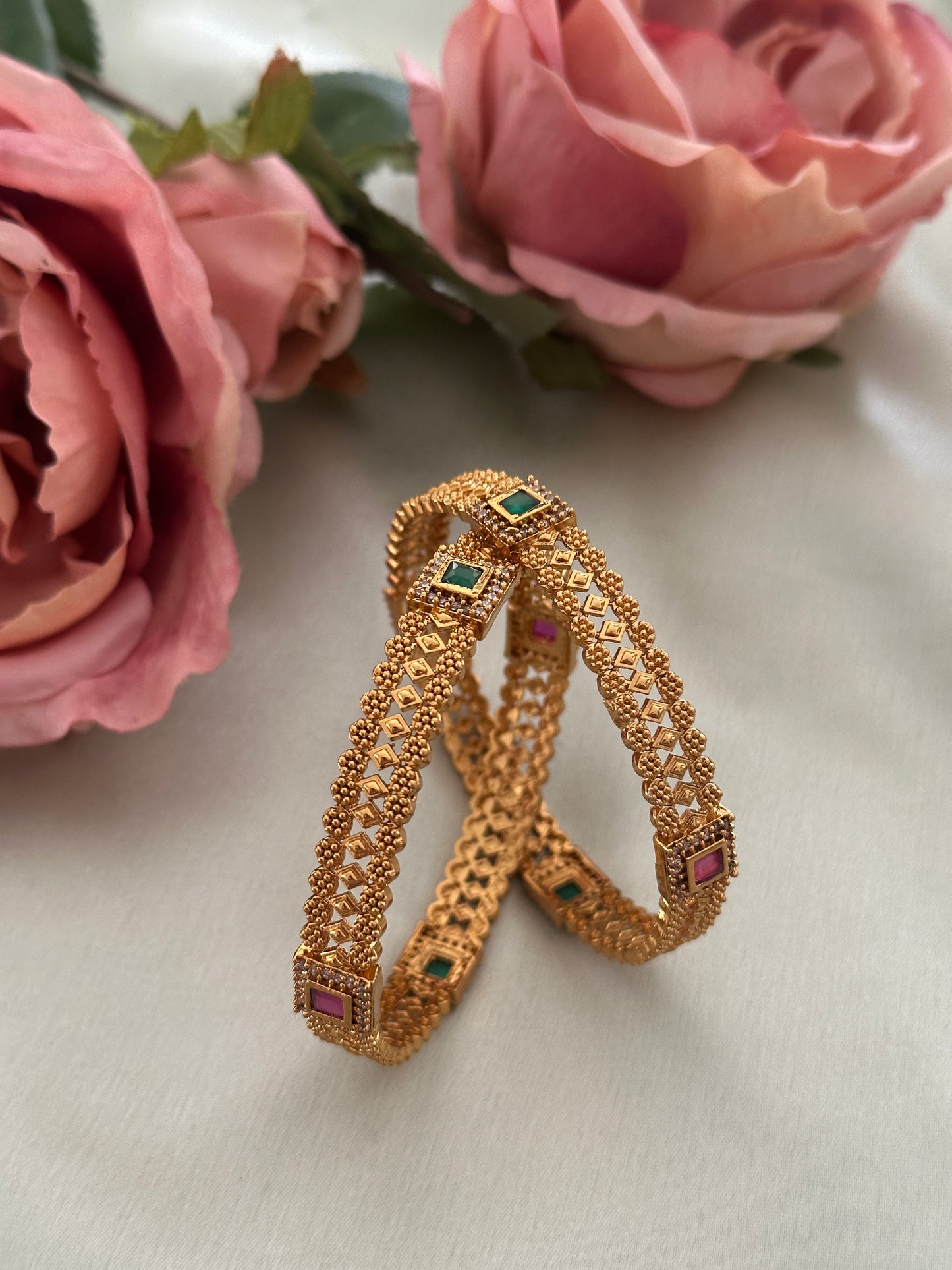 Iniya Non Idol Bangles (Set of 2)