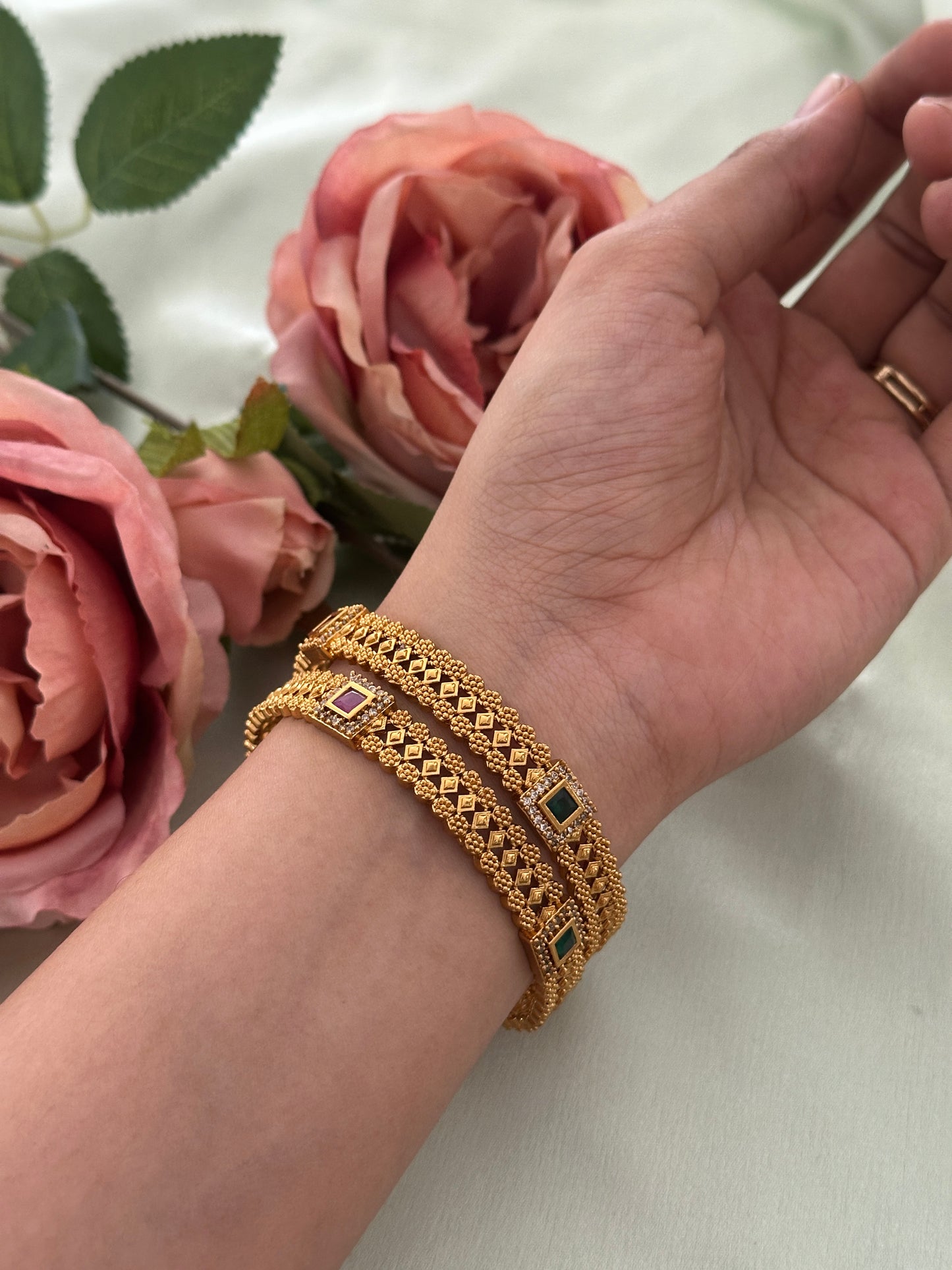 Iniya Non Idol Bangles (Set of 2)