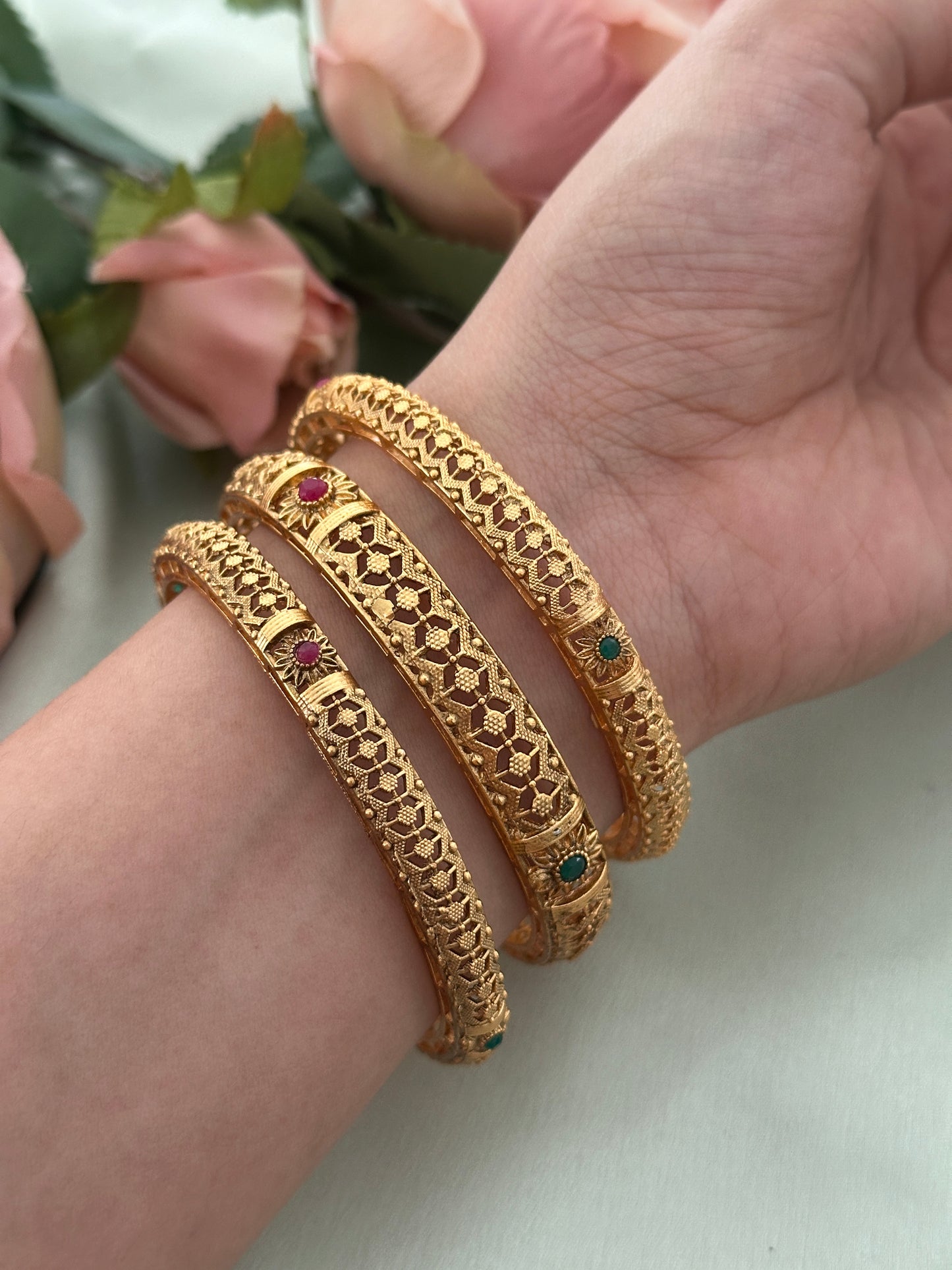 Neemah Non Idol Bangles (Set of 3)