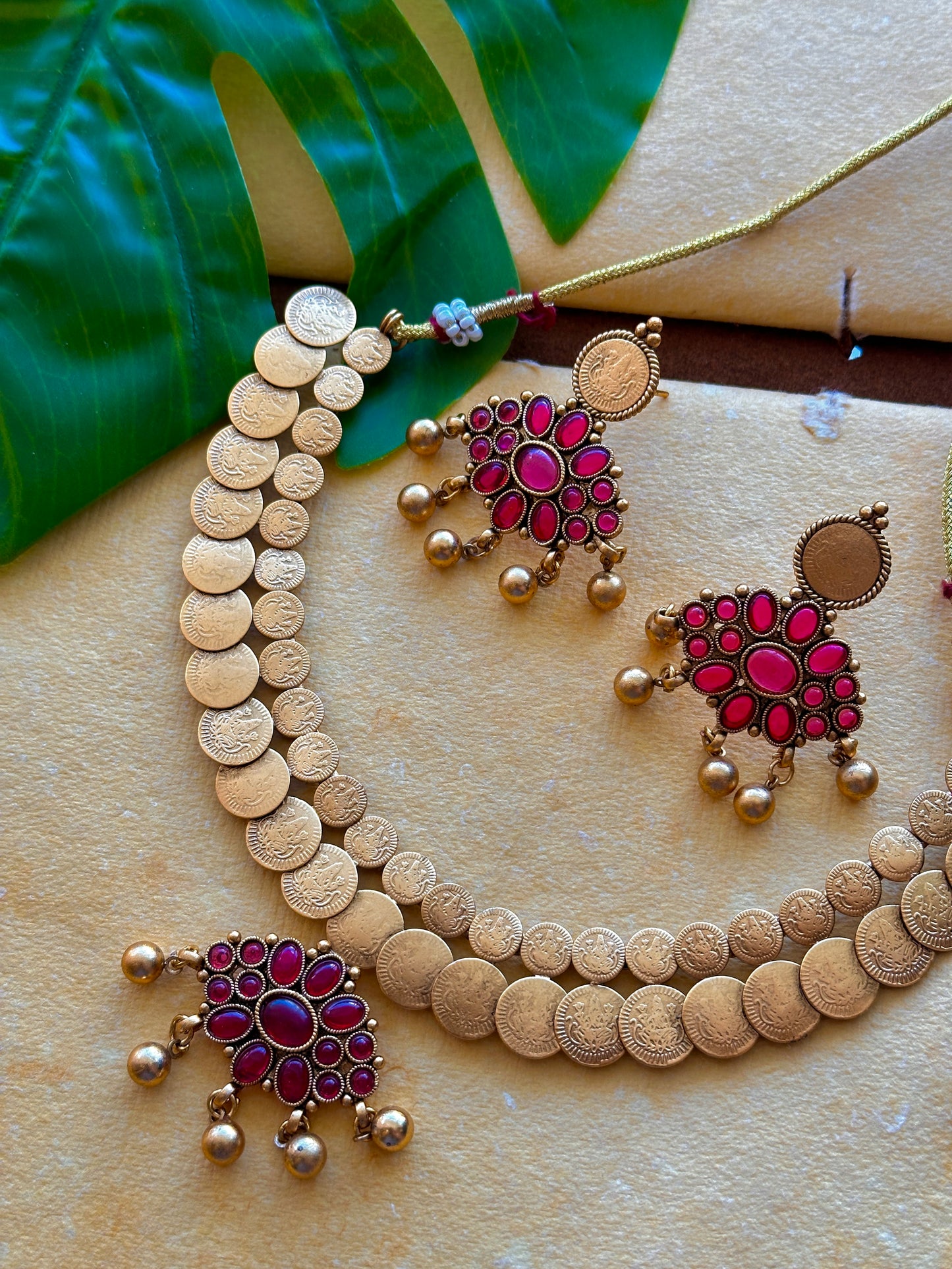 Leya Antique Flora Necklace