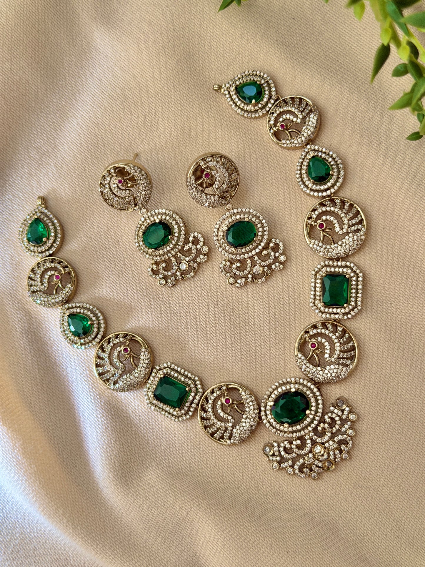 Peacock Victorian Emerald Necklace