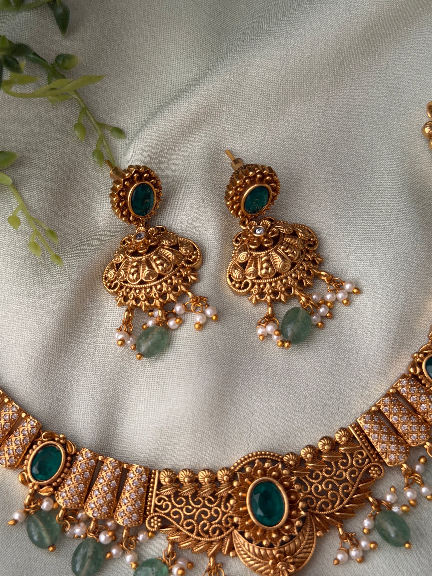Veeha Emerald Necklace