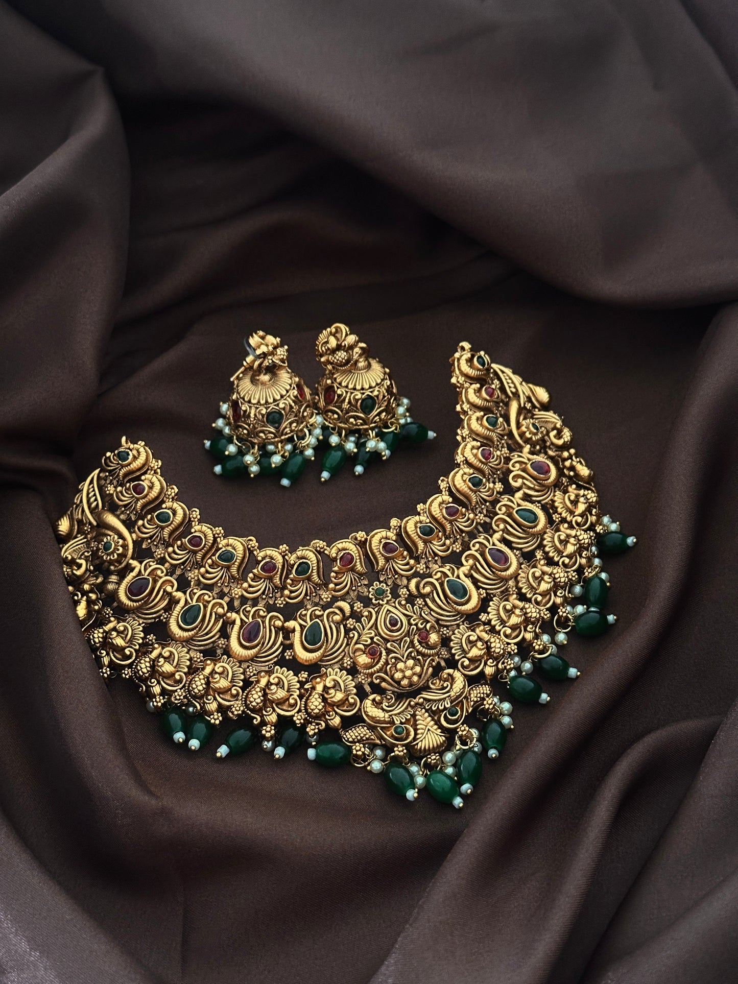 Budgeted Non Idol Flexible Bridal Choker