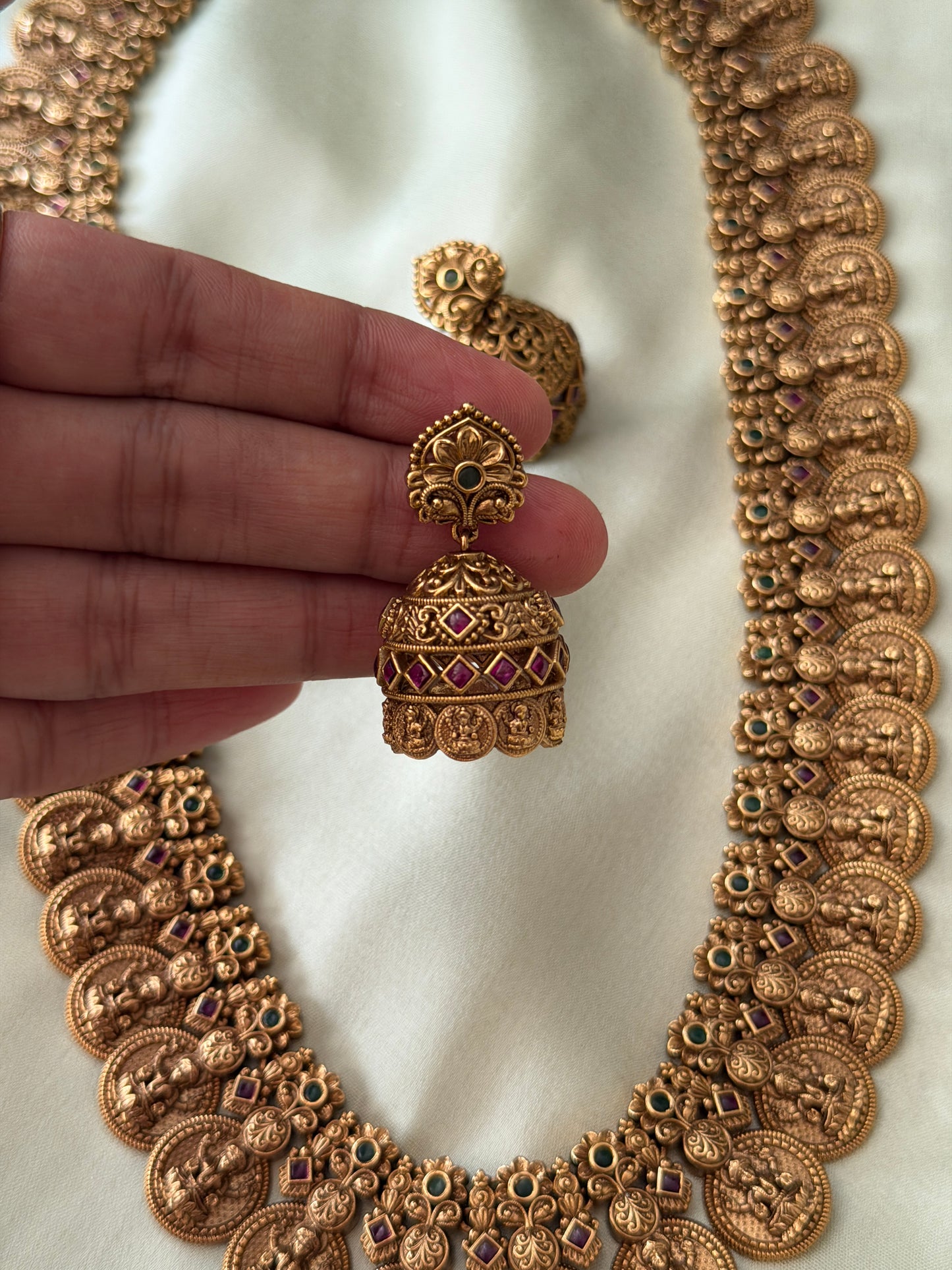 Haripriya Antique Kaashu Haaram