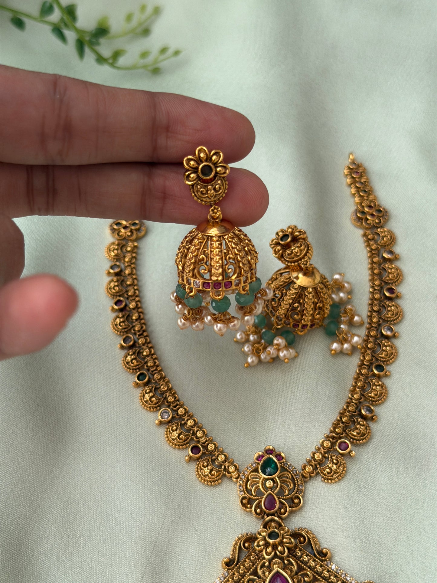 Gunjit Non Idol Necklace