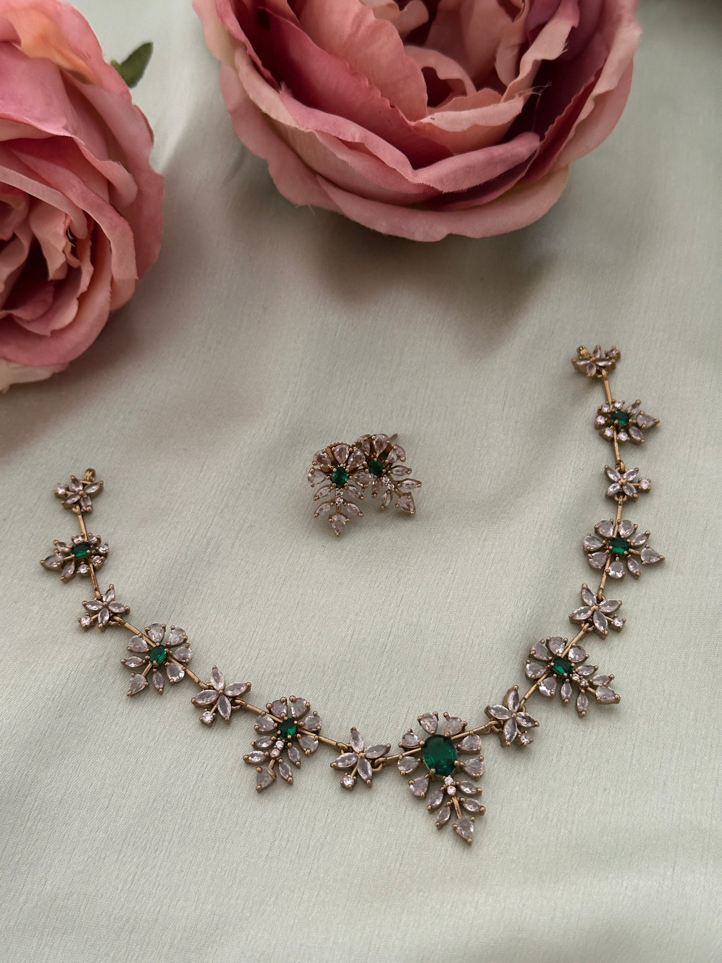 Daisy AD Necklace Set